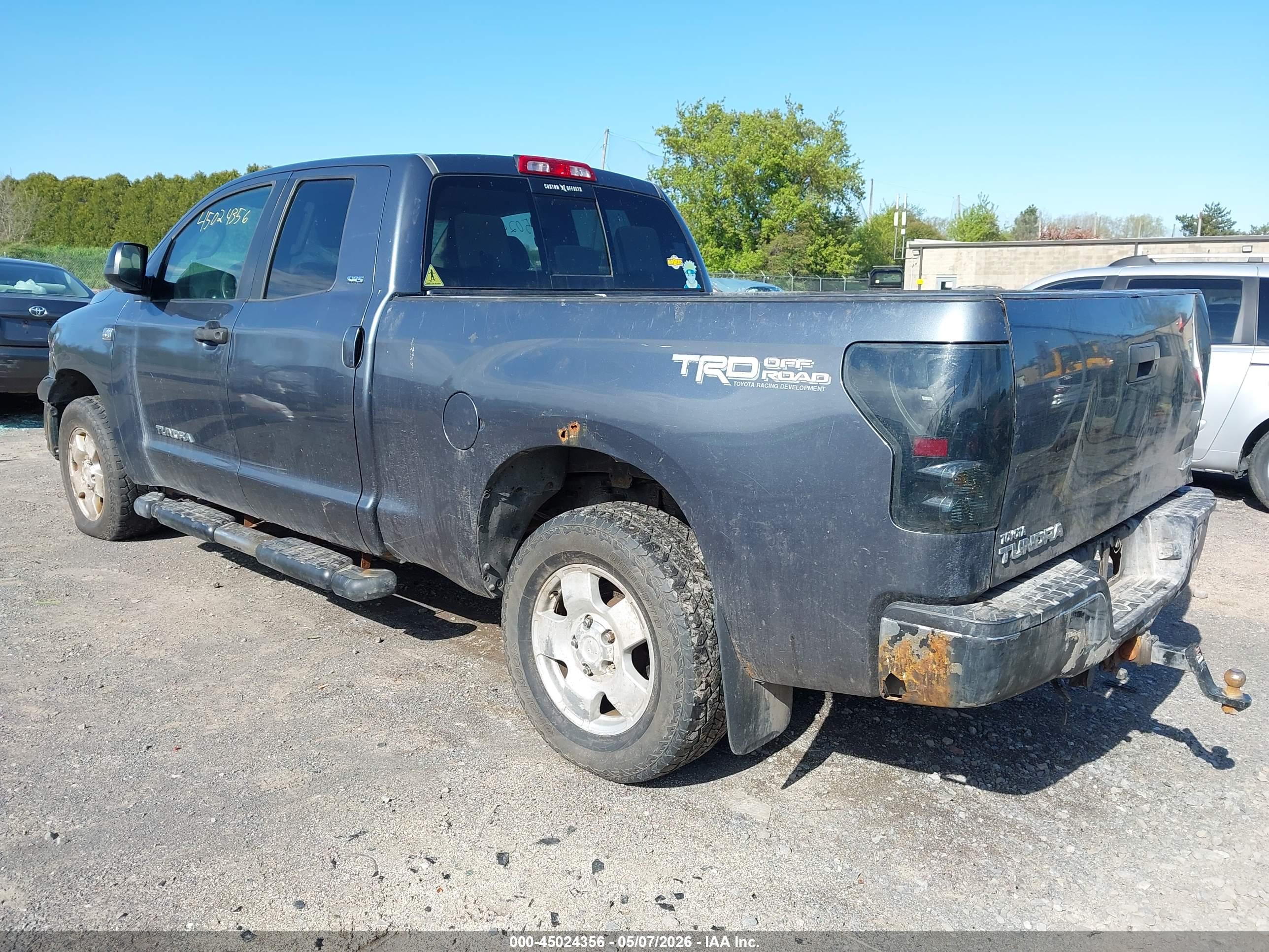 TOYOTA TUNDRA image 3