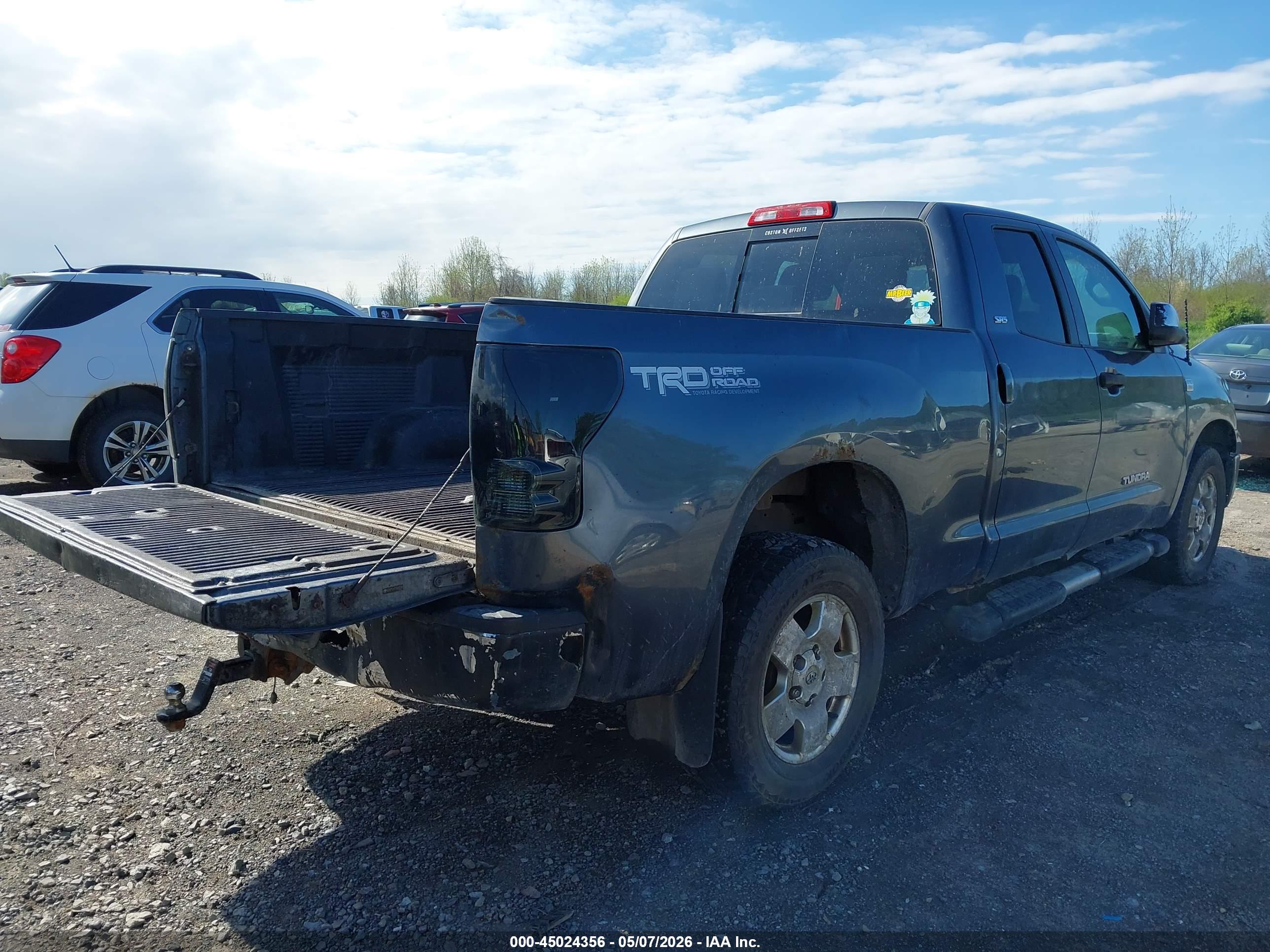 TOYOTA TUNDRA image 4