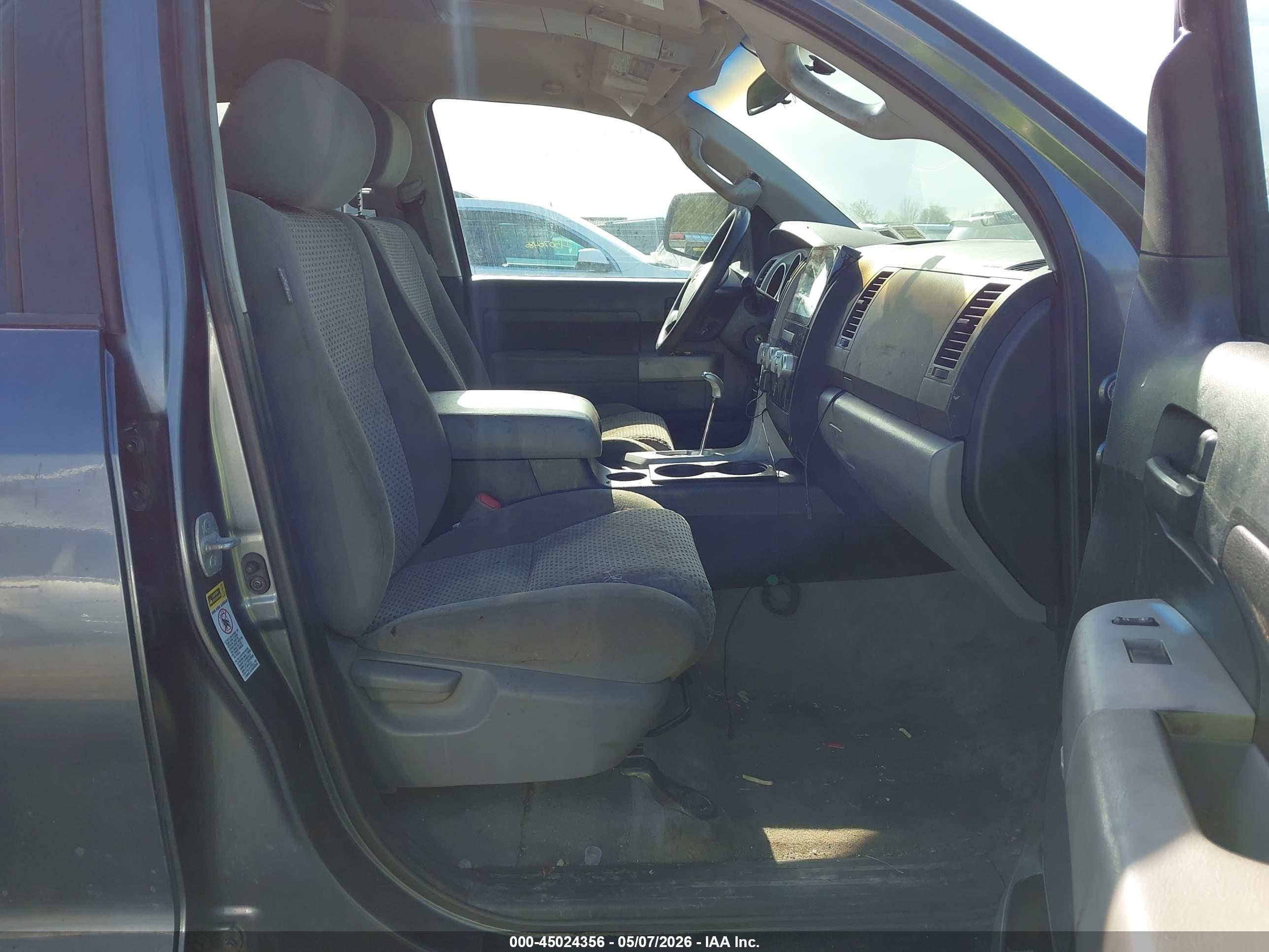 TOYOTA TUNDRA image 5