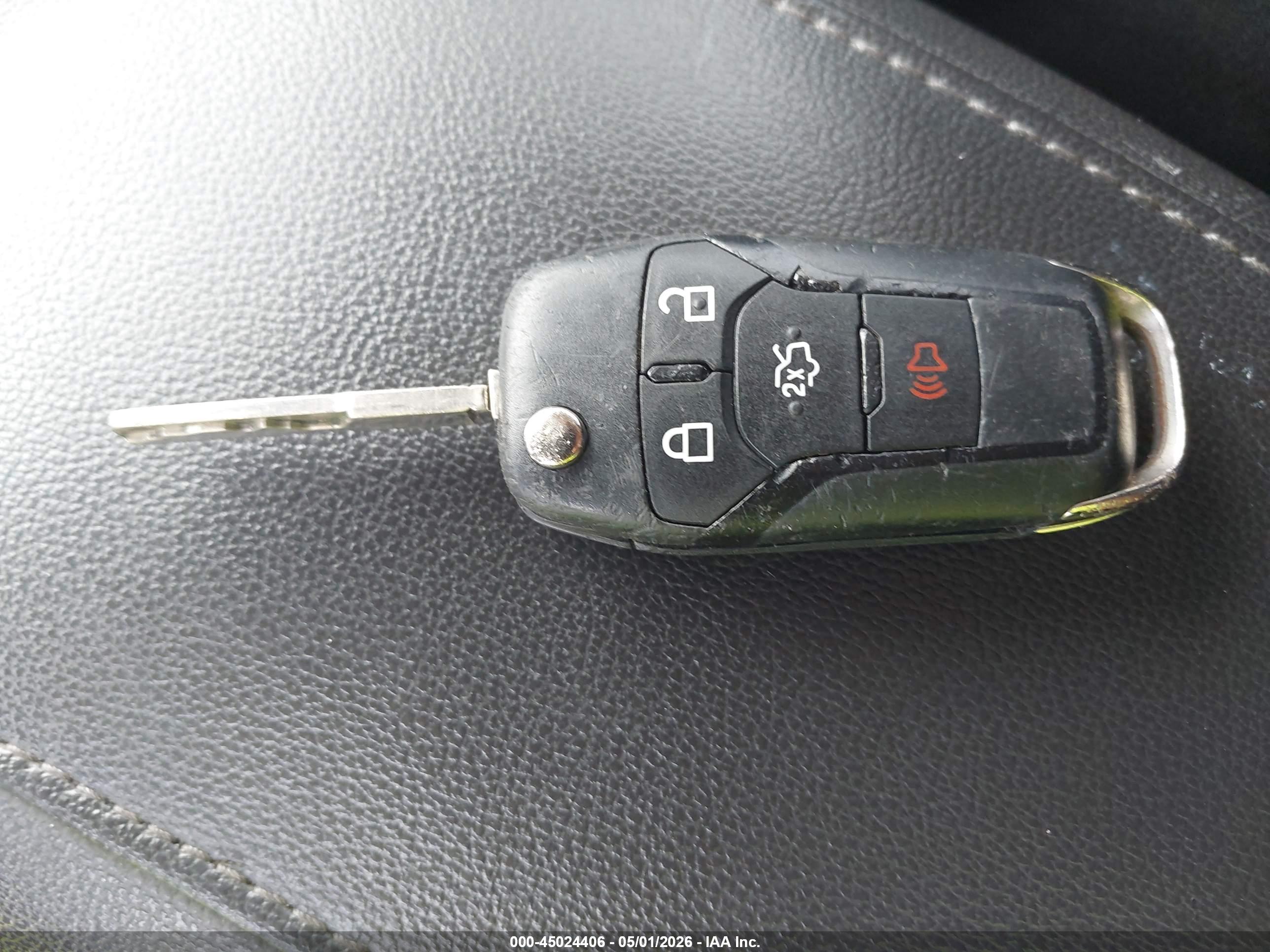 FORD FUSION image 11