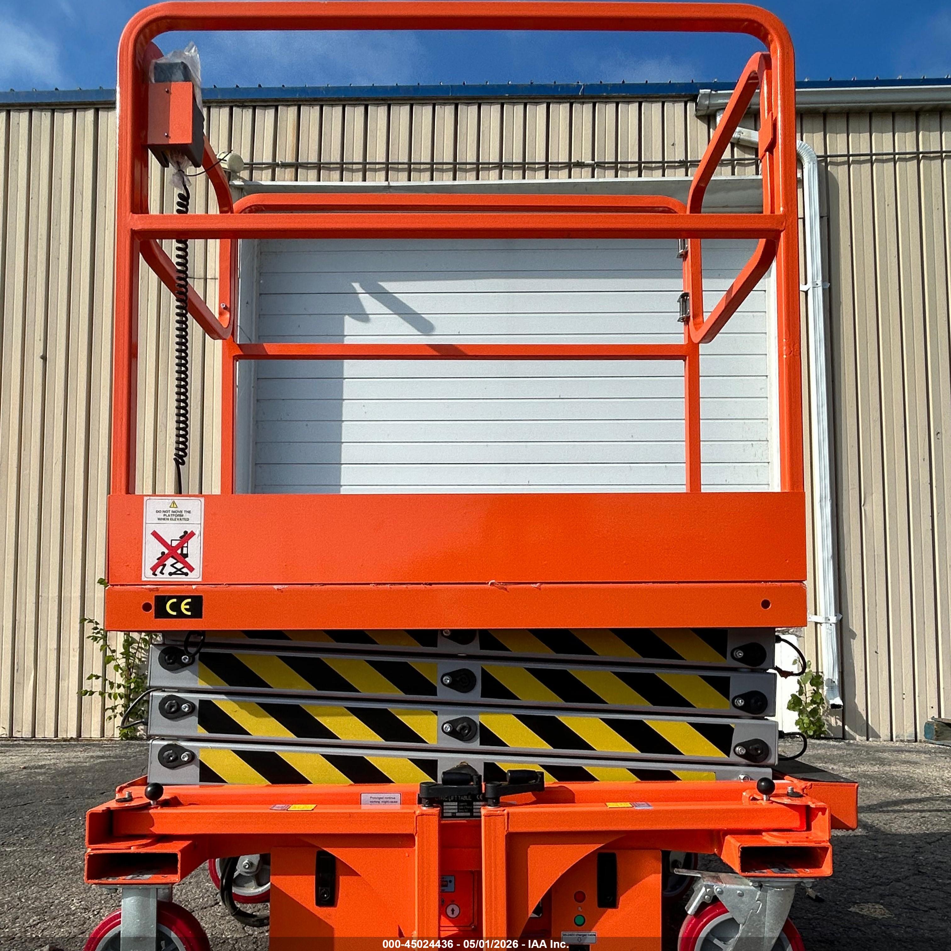 ORANGE SCISSOR image 6