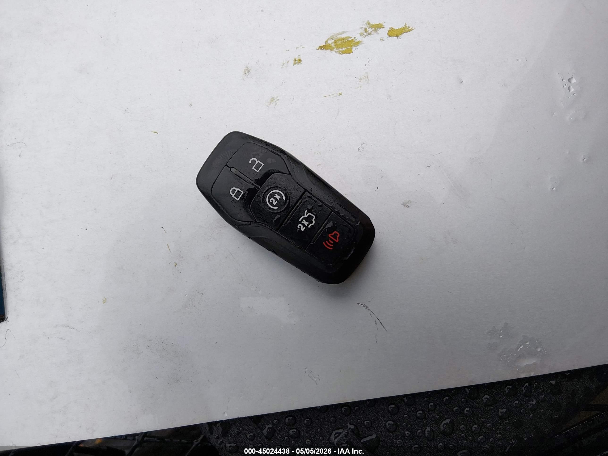 FORD FUSION image 11