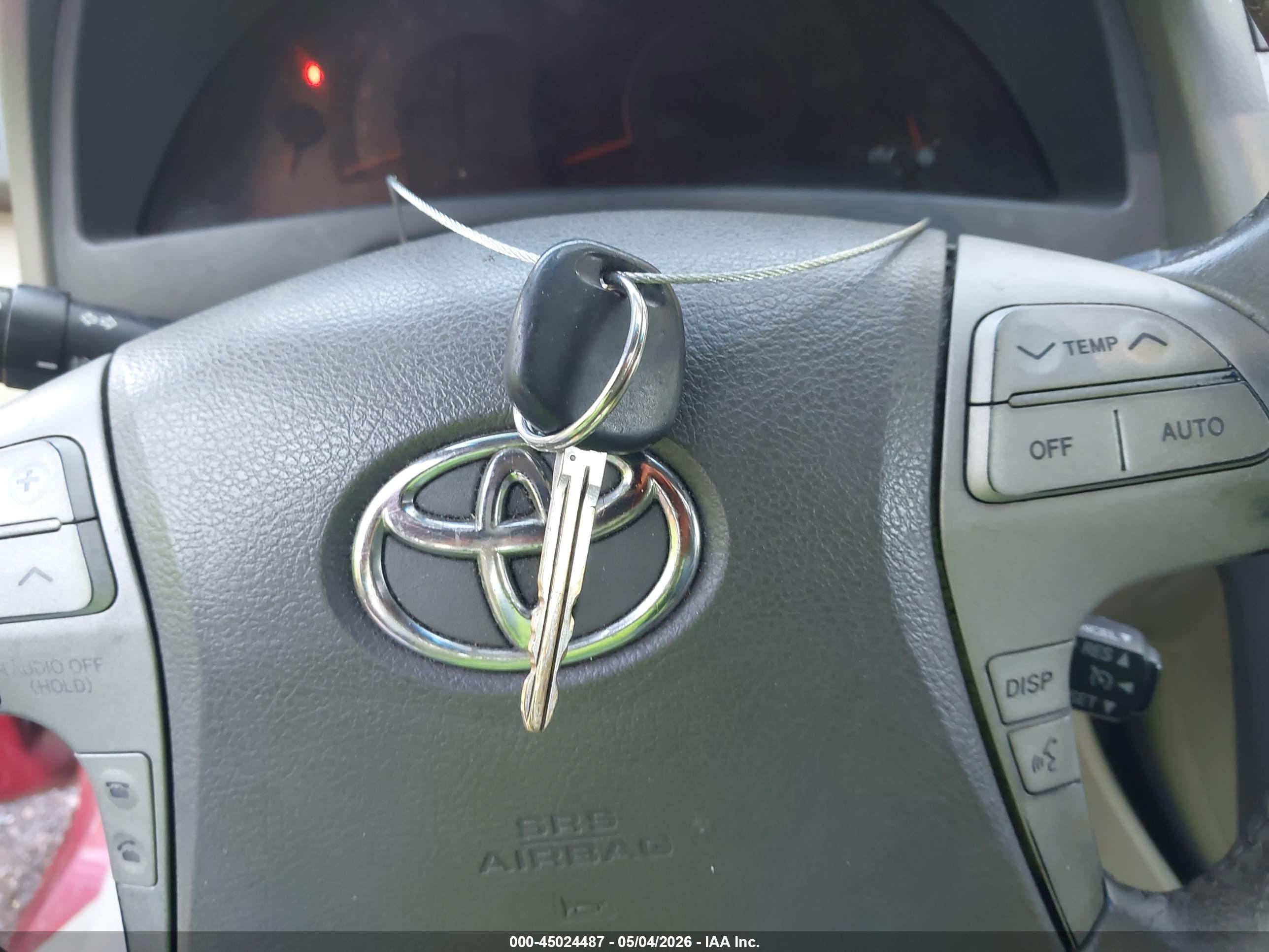TOYOTA CAMRY image 11
