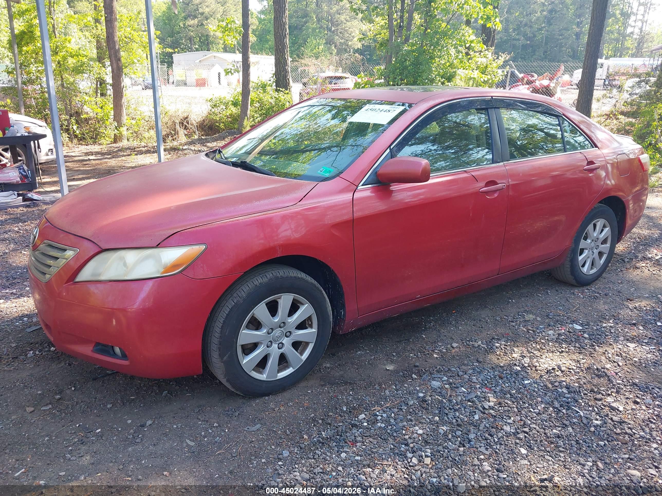 TOYOTA CAMRY image 2