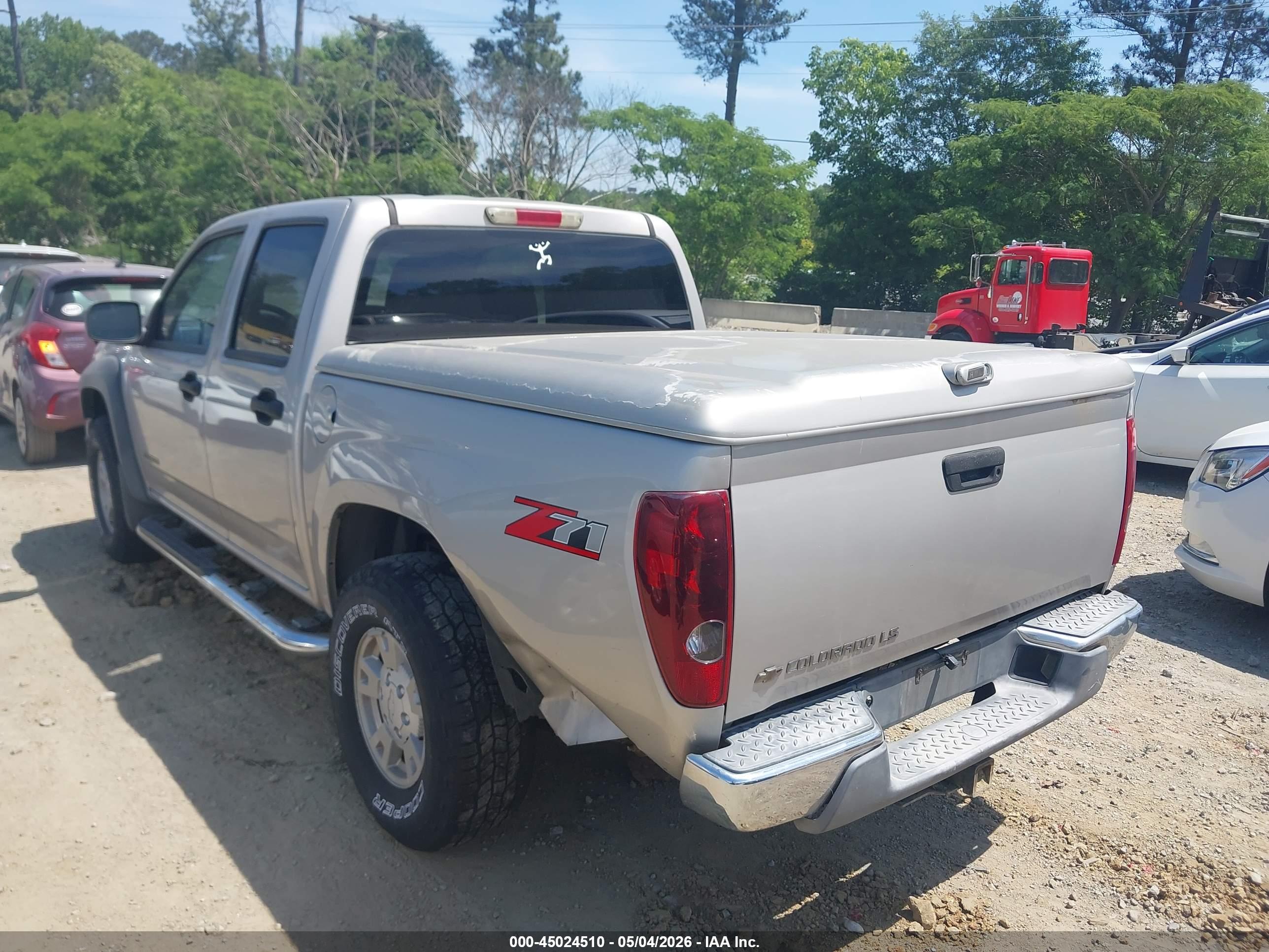 CHEVROLET COLORADO image 3