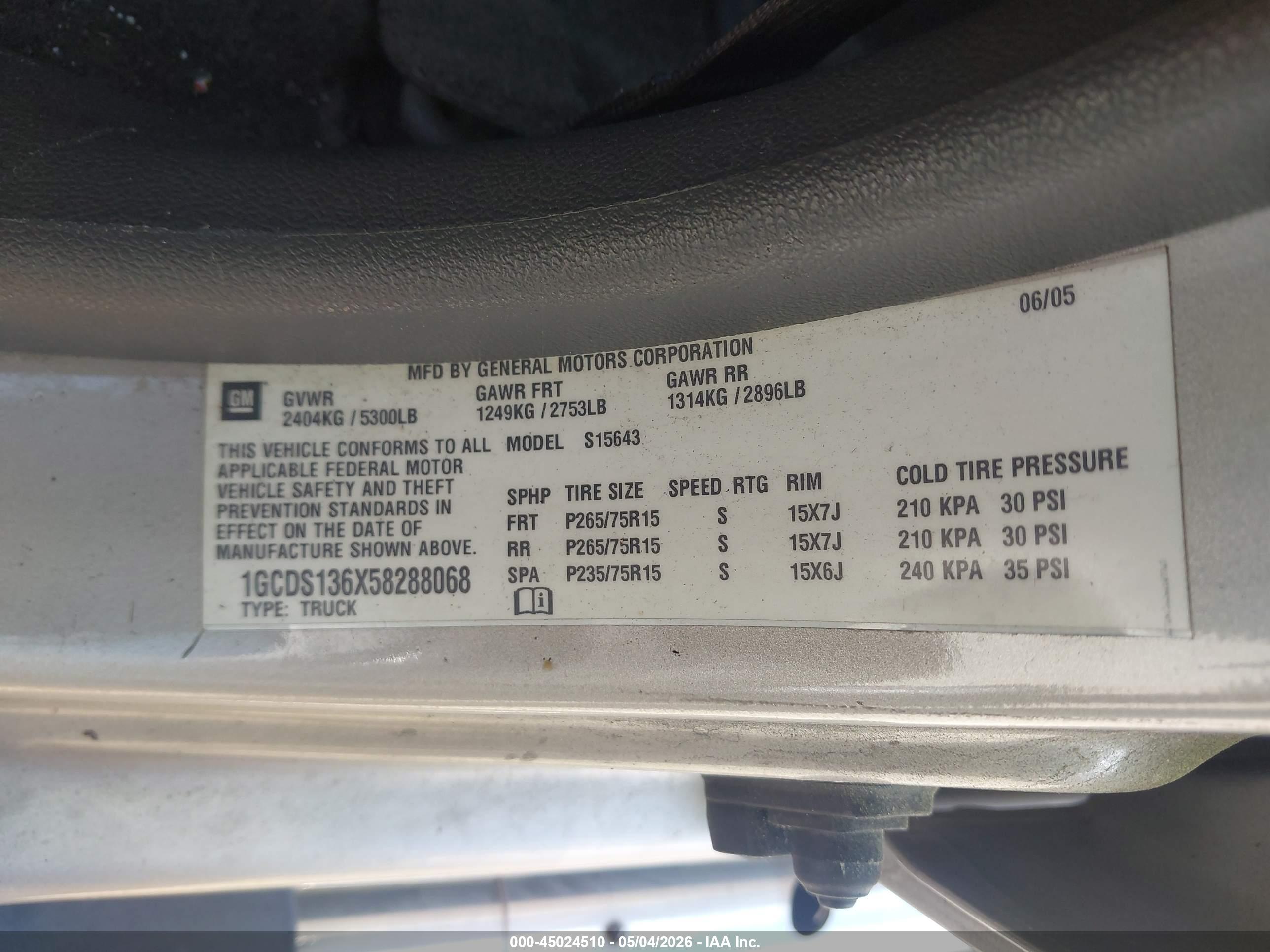 CHEVROLET COLORADO image 9