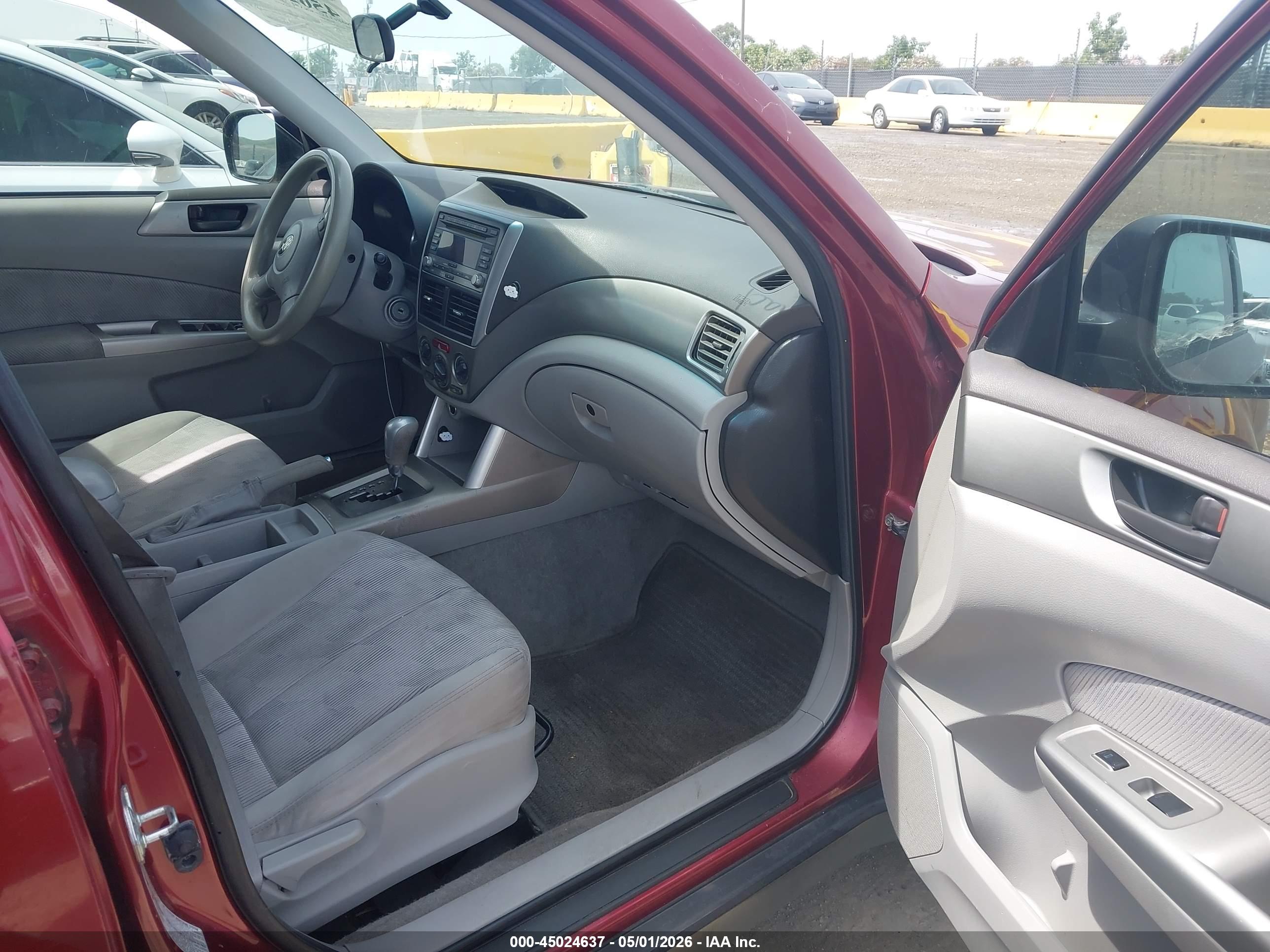 SUBARU FORESTER image 5
