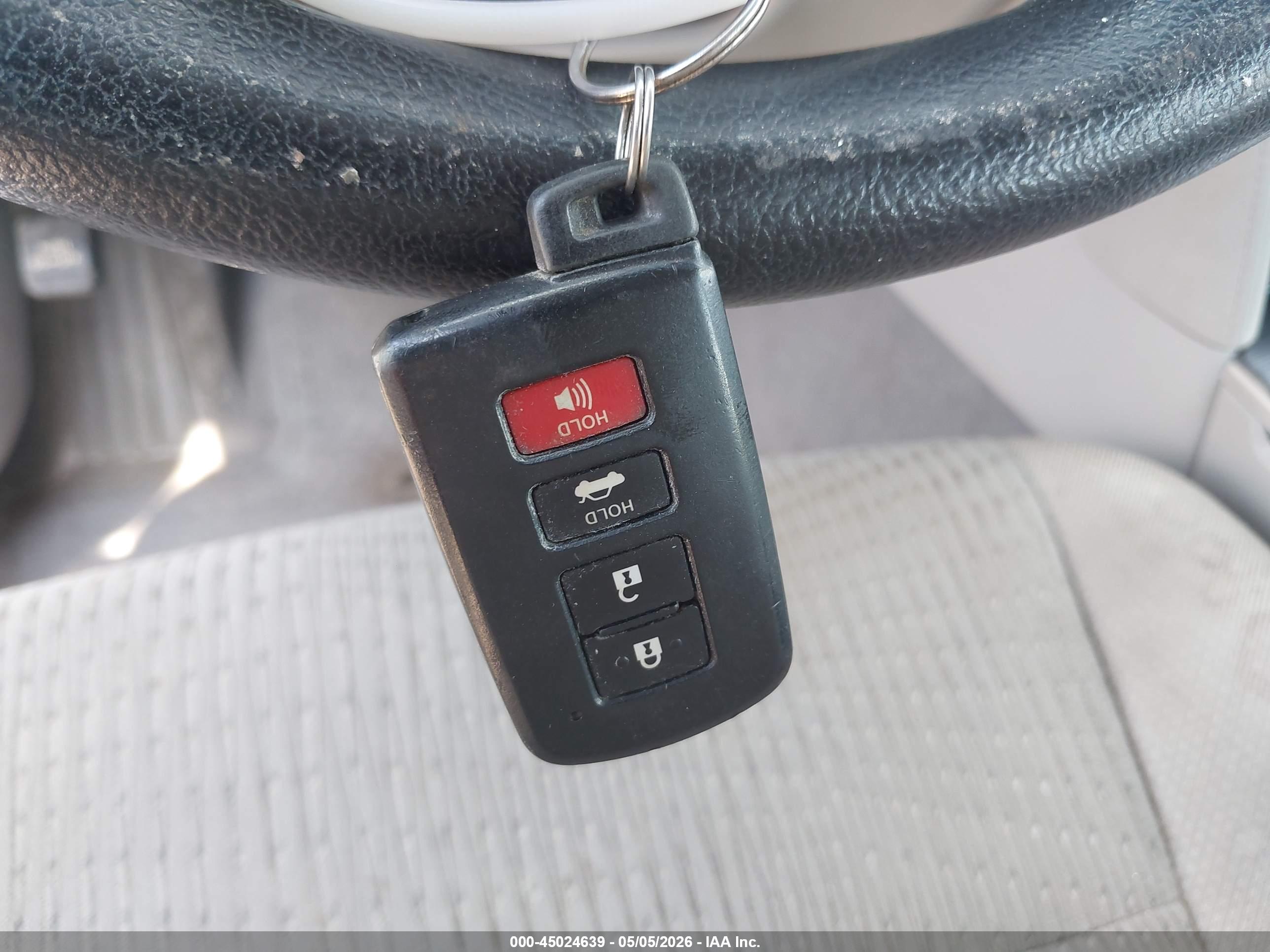 TOYOTA CAMRY image 11