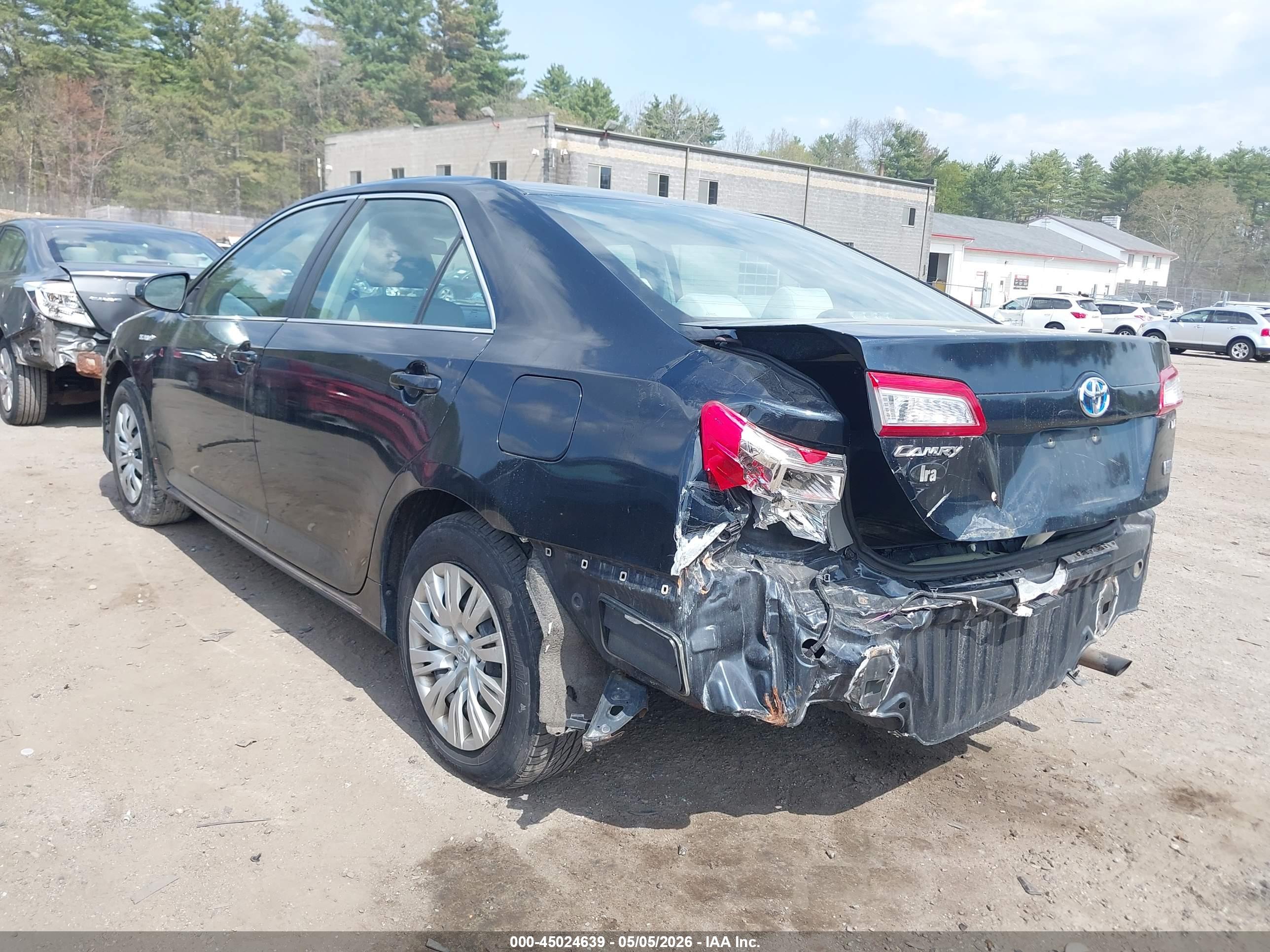 TOYOTA CAMRY image 3