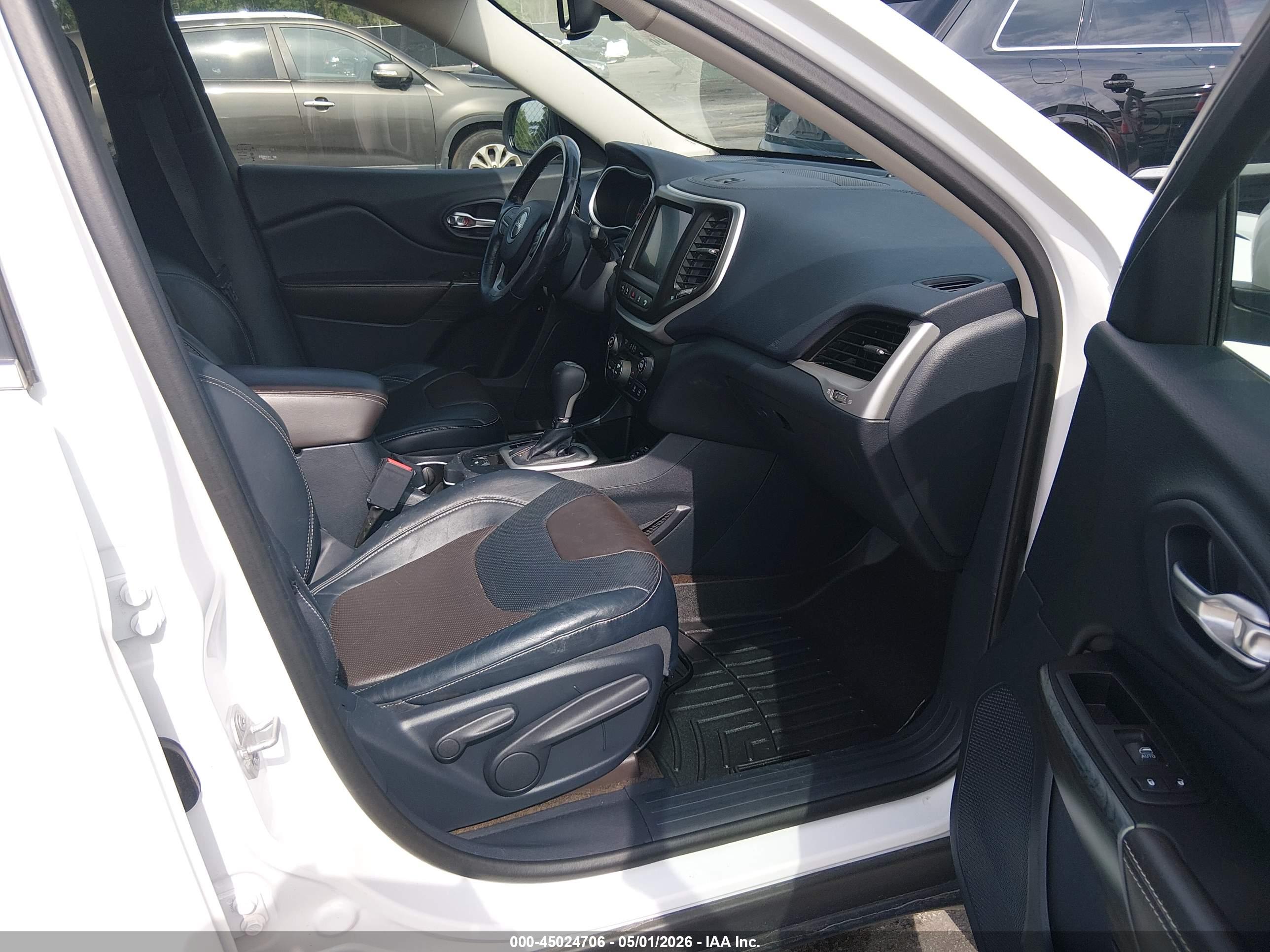 JEEP CHEROKEE image 5