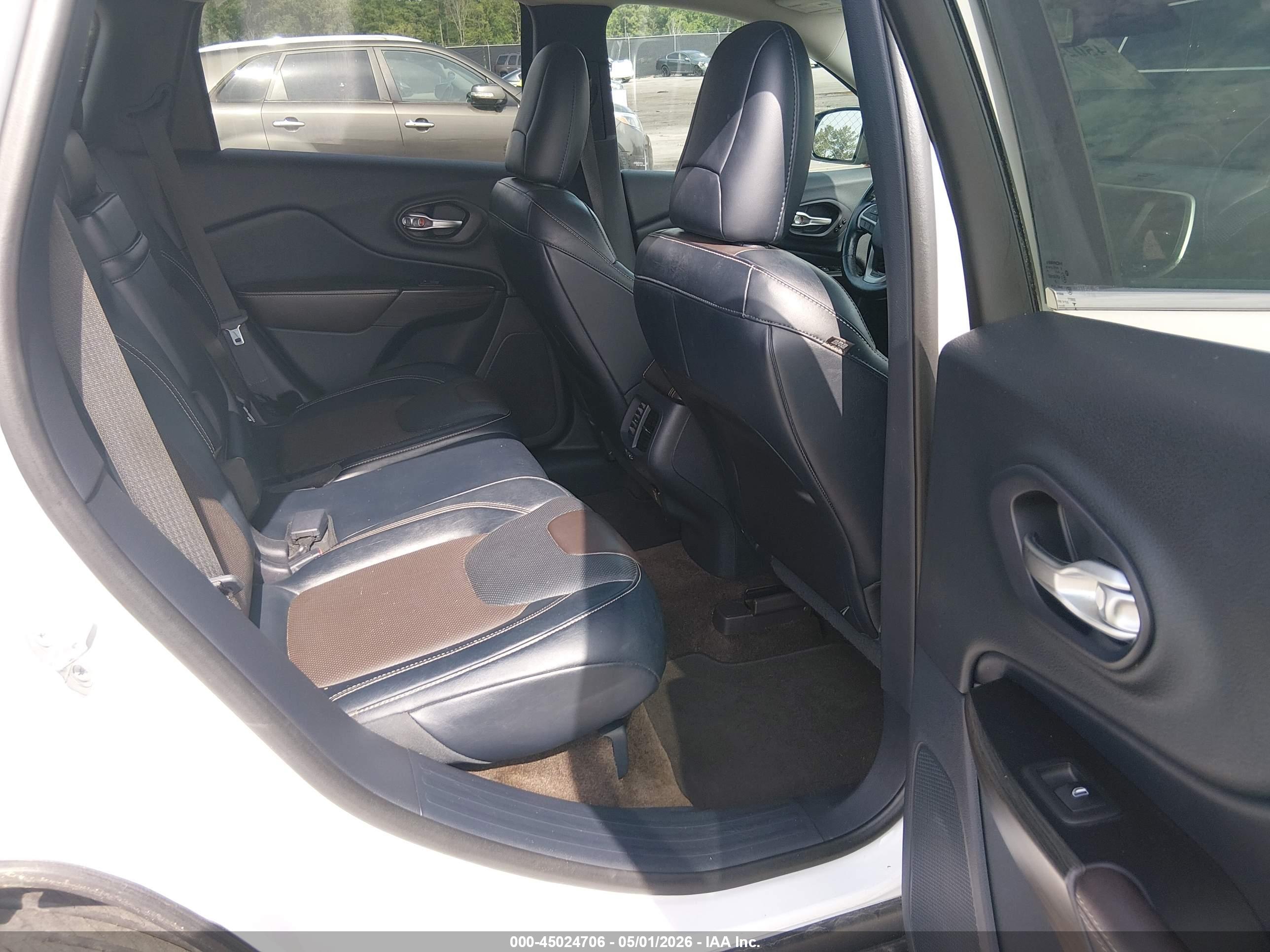 JEEP CHEROKEE image 8