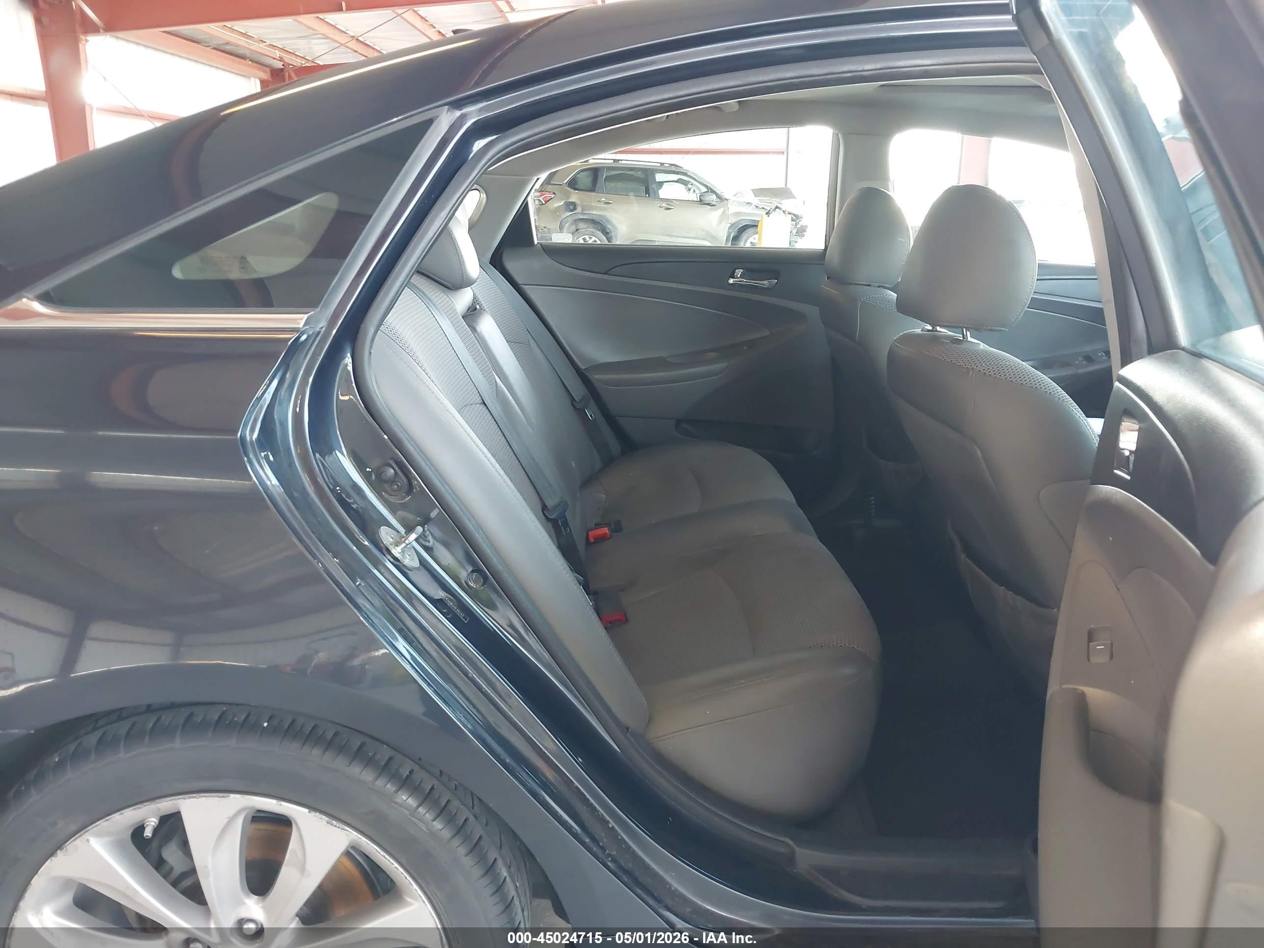 HYUNDAI SONATA image 8