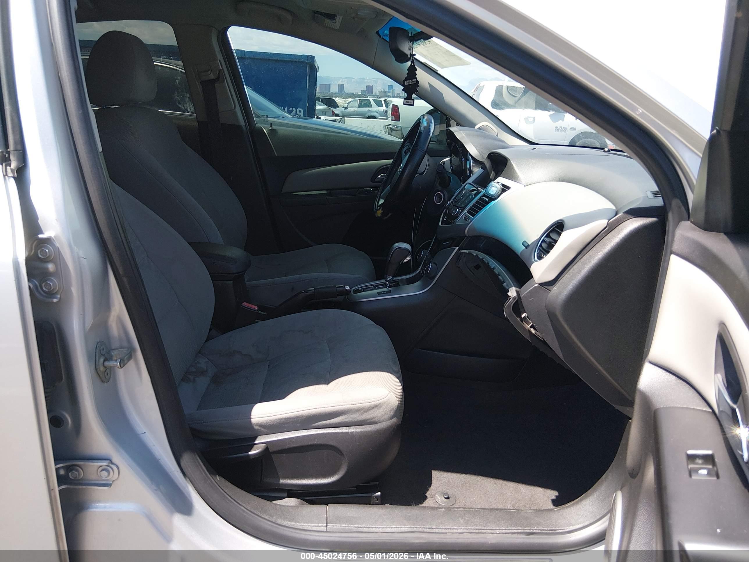 CHEVROLET CRUZE image 5