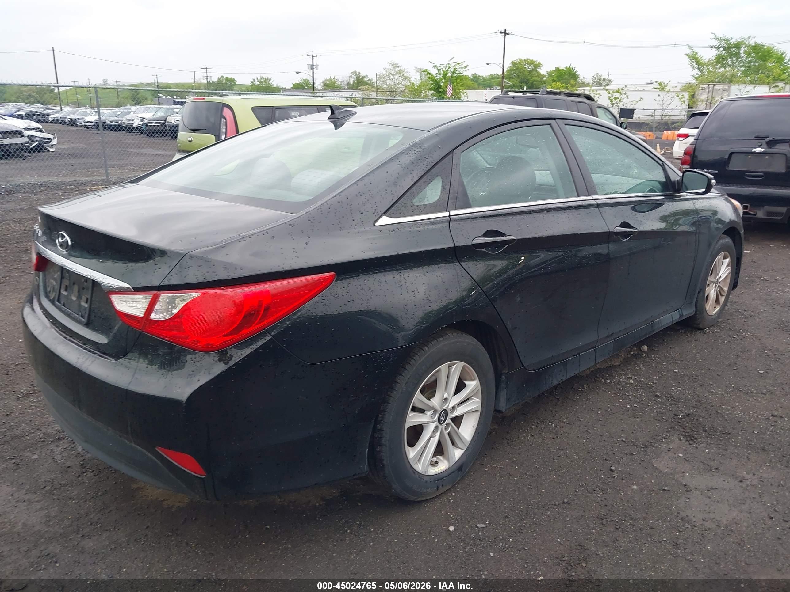 HYUNDAI SONATA image 4