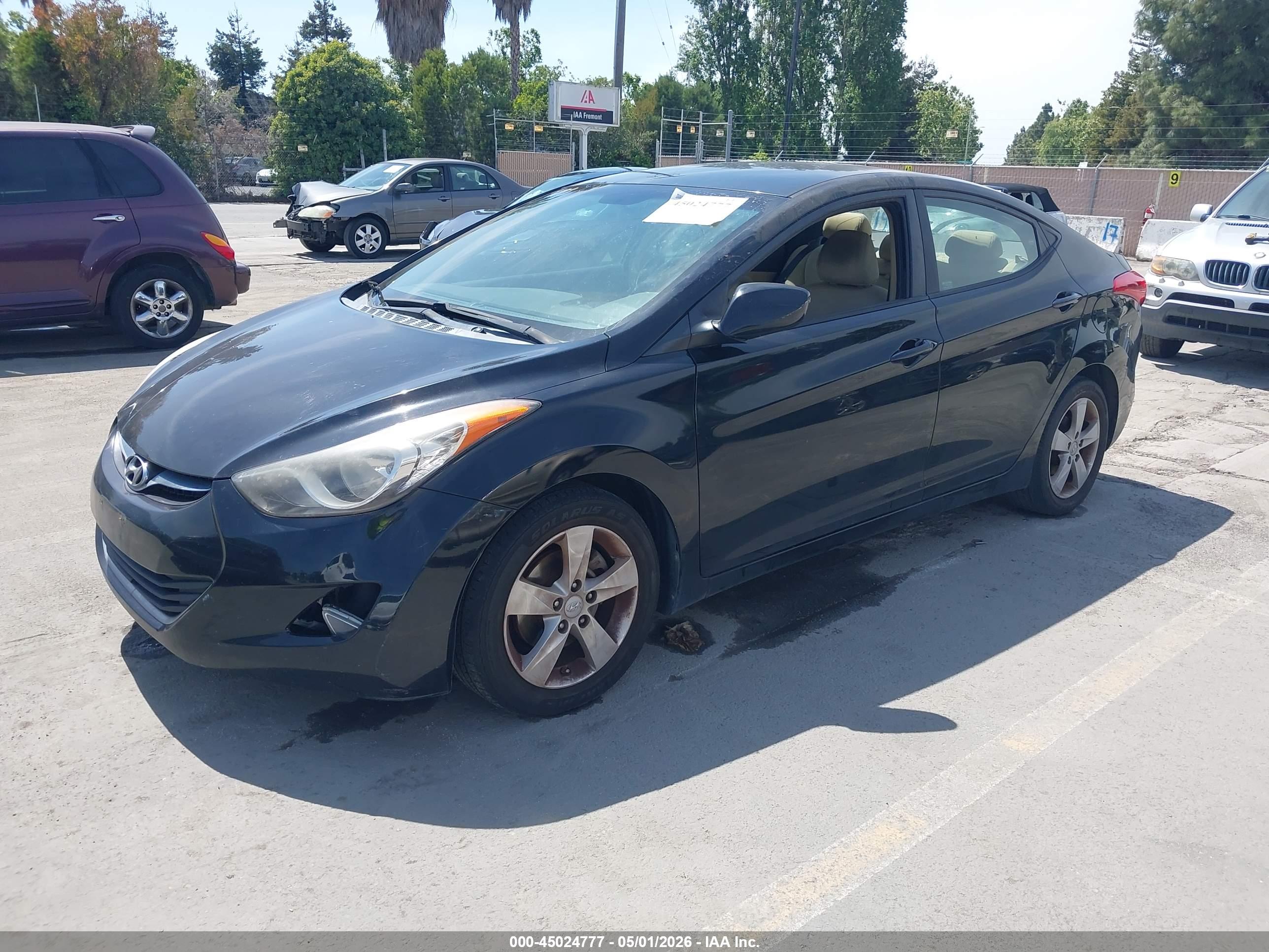HYUNDAI ELANTRA image 2