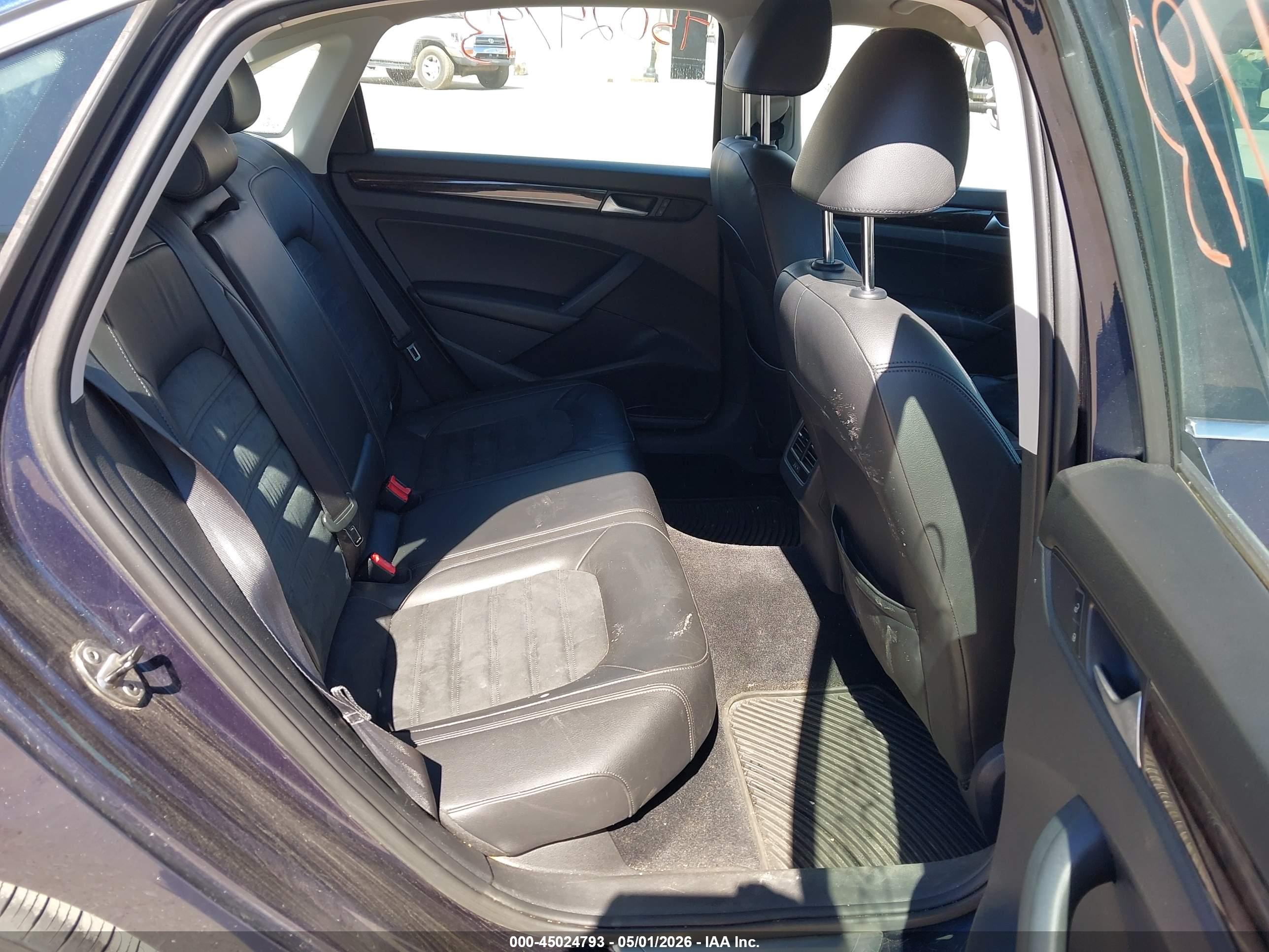 VOLKSWAGEN PASSAT image 8