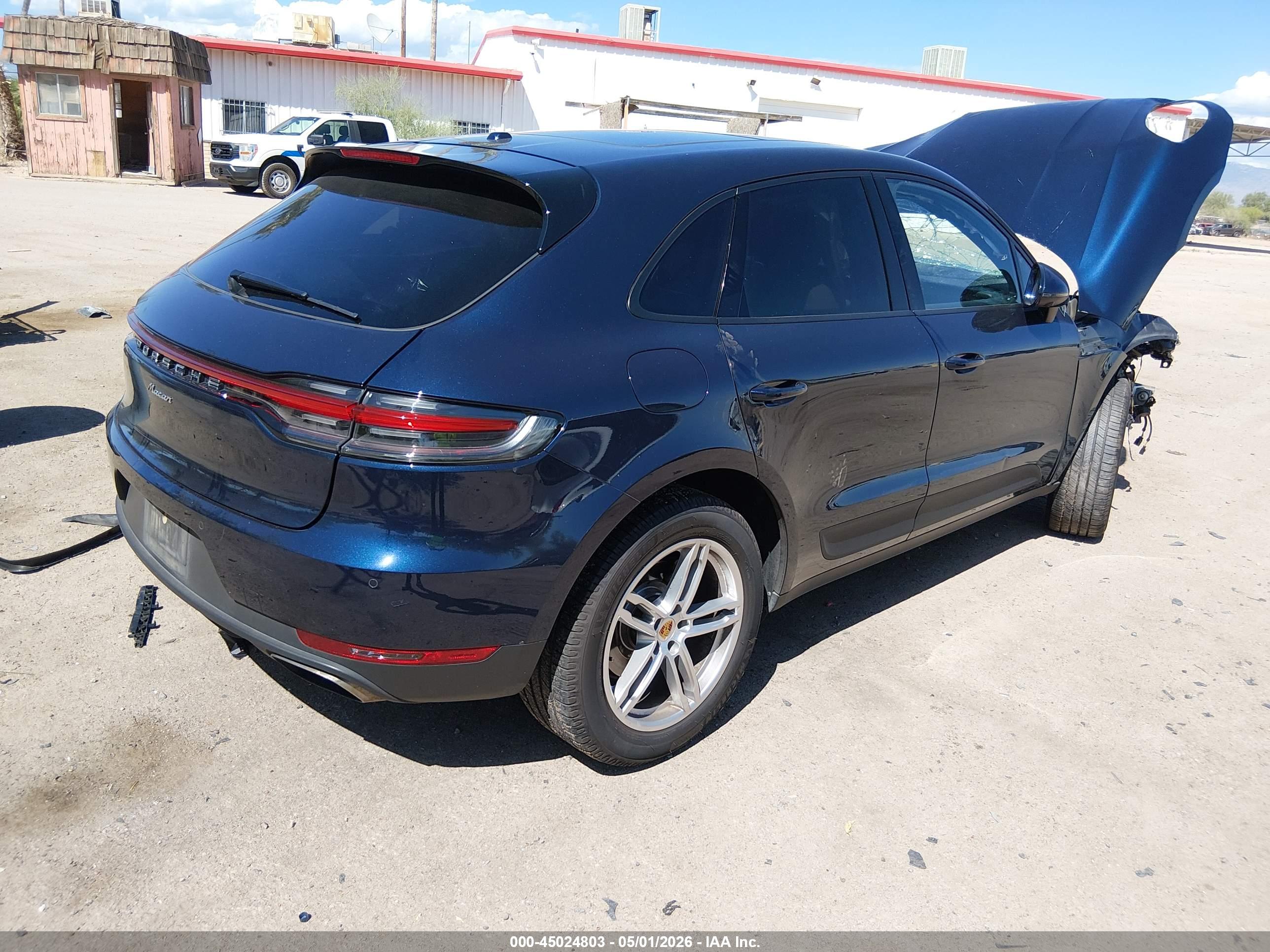 PORSCHE MACAN image 4