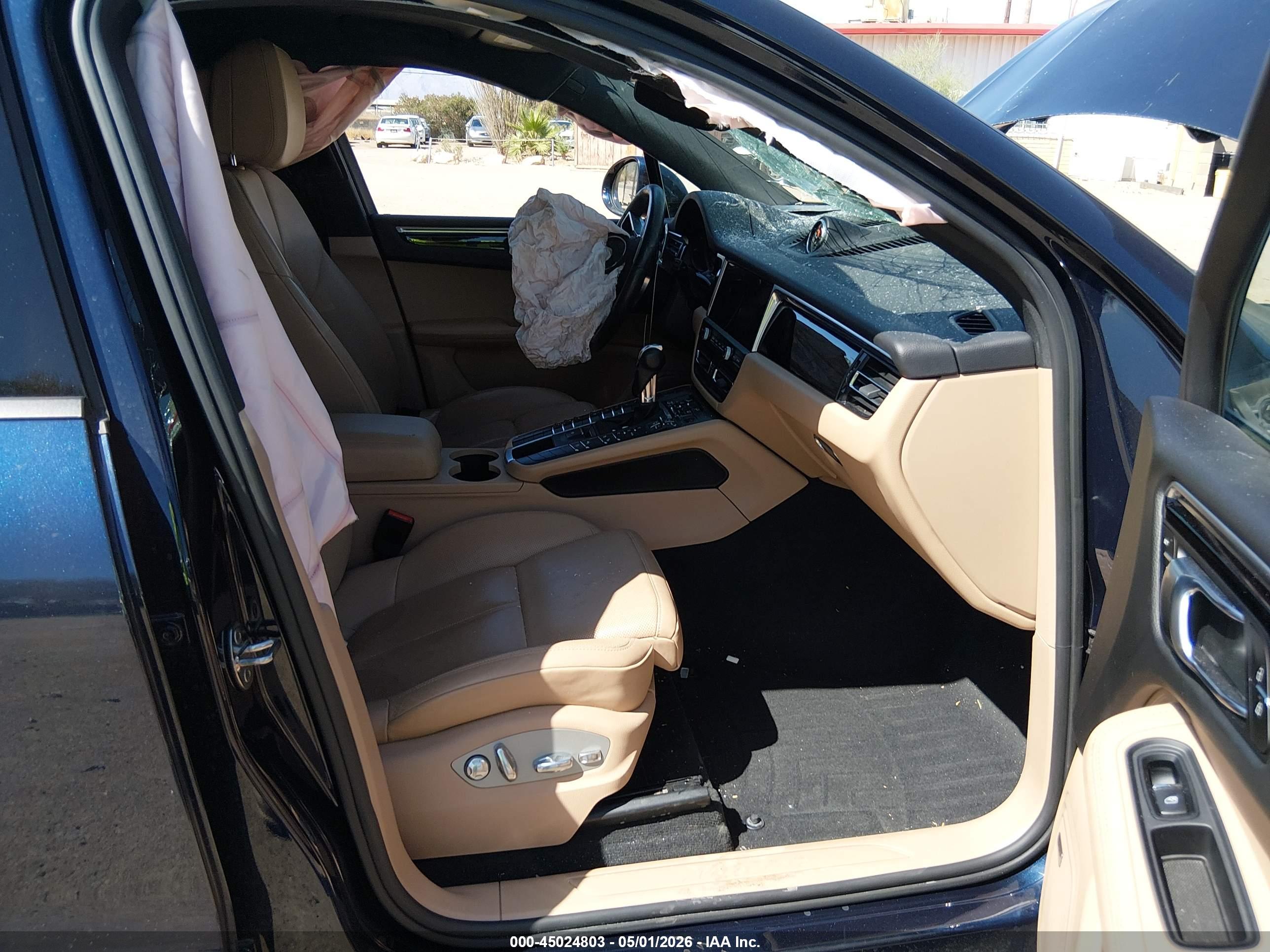 PORSCHE MACAN image 5