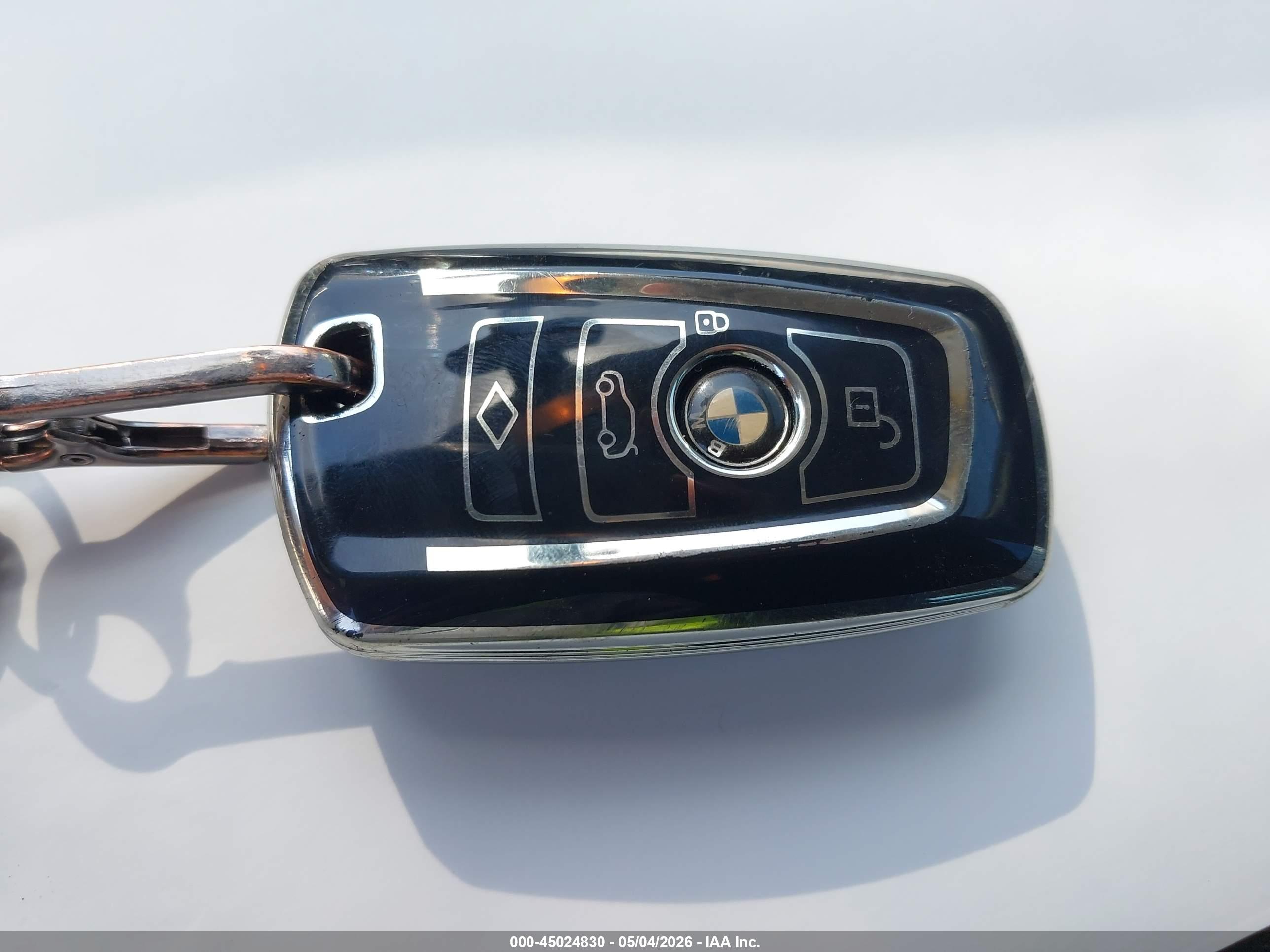 BMW 320I image 11