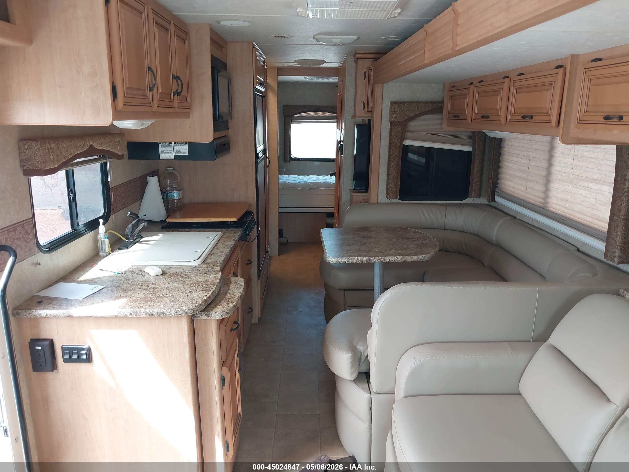 FORD F550 image 8