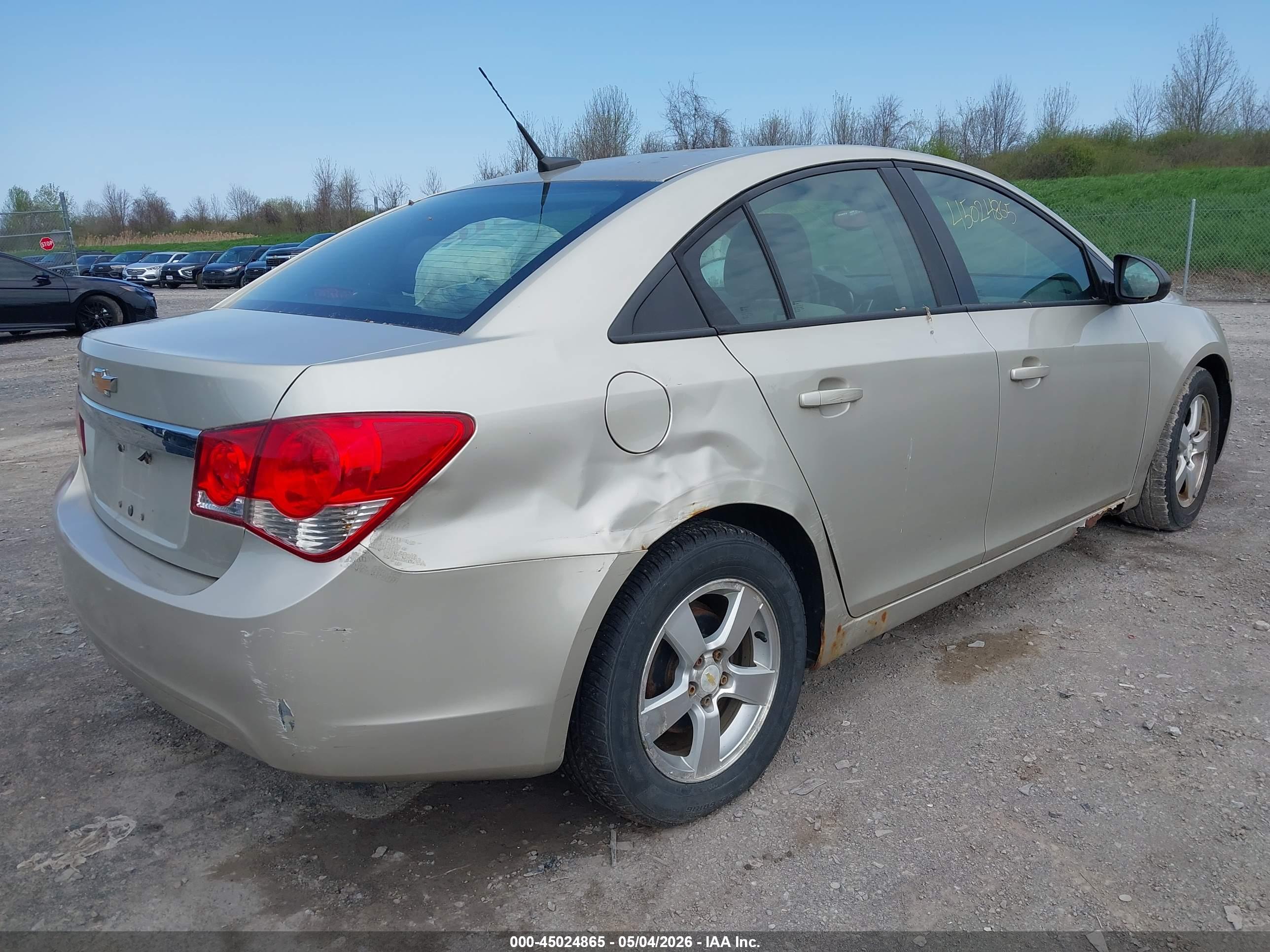 CHEVROLET CRUZE image 4