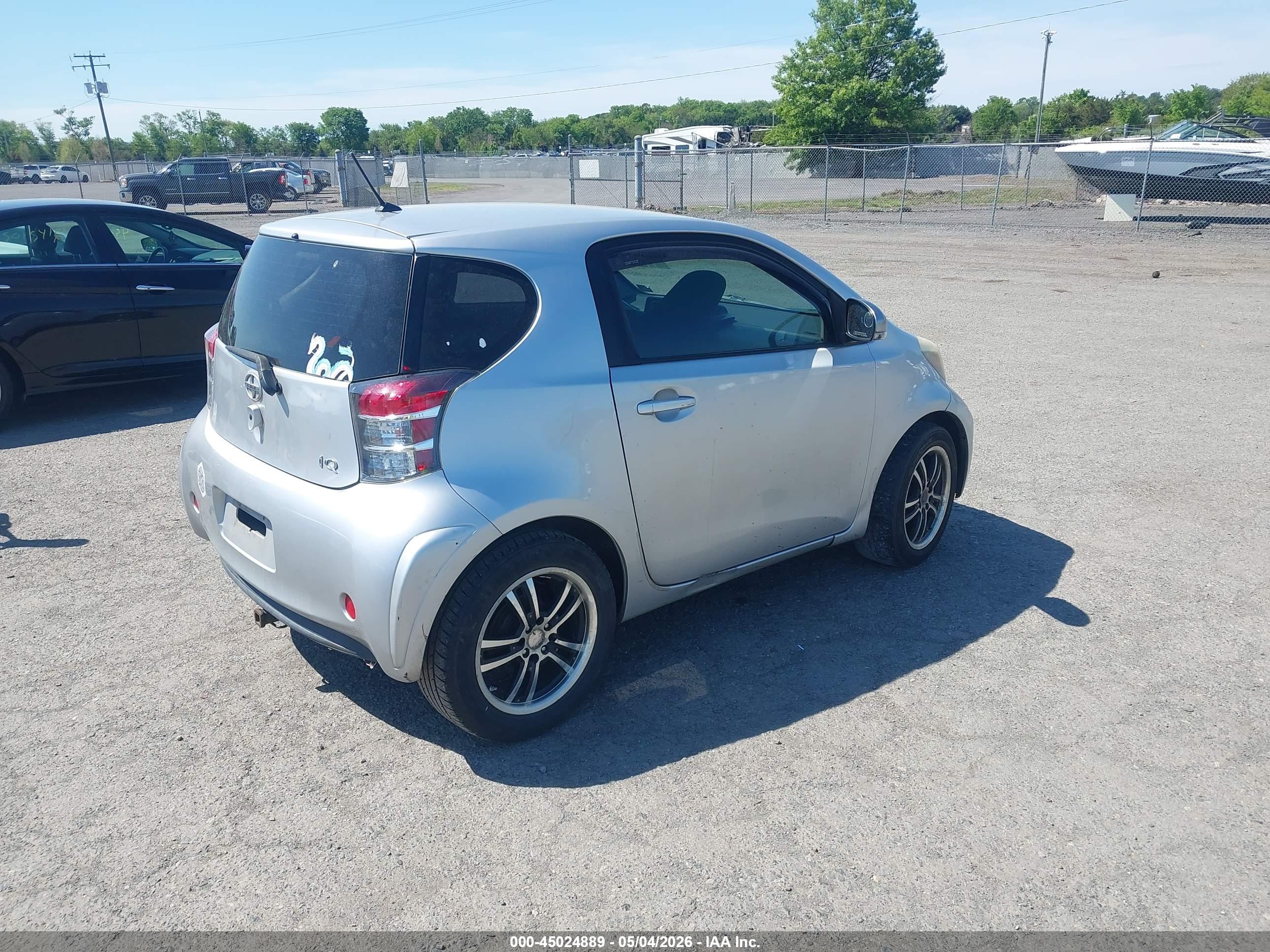 SCION IQ image 4