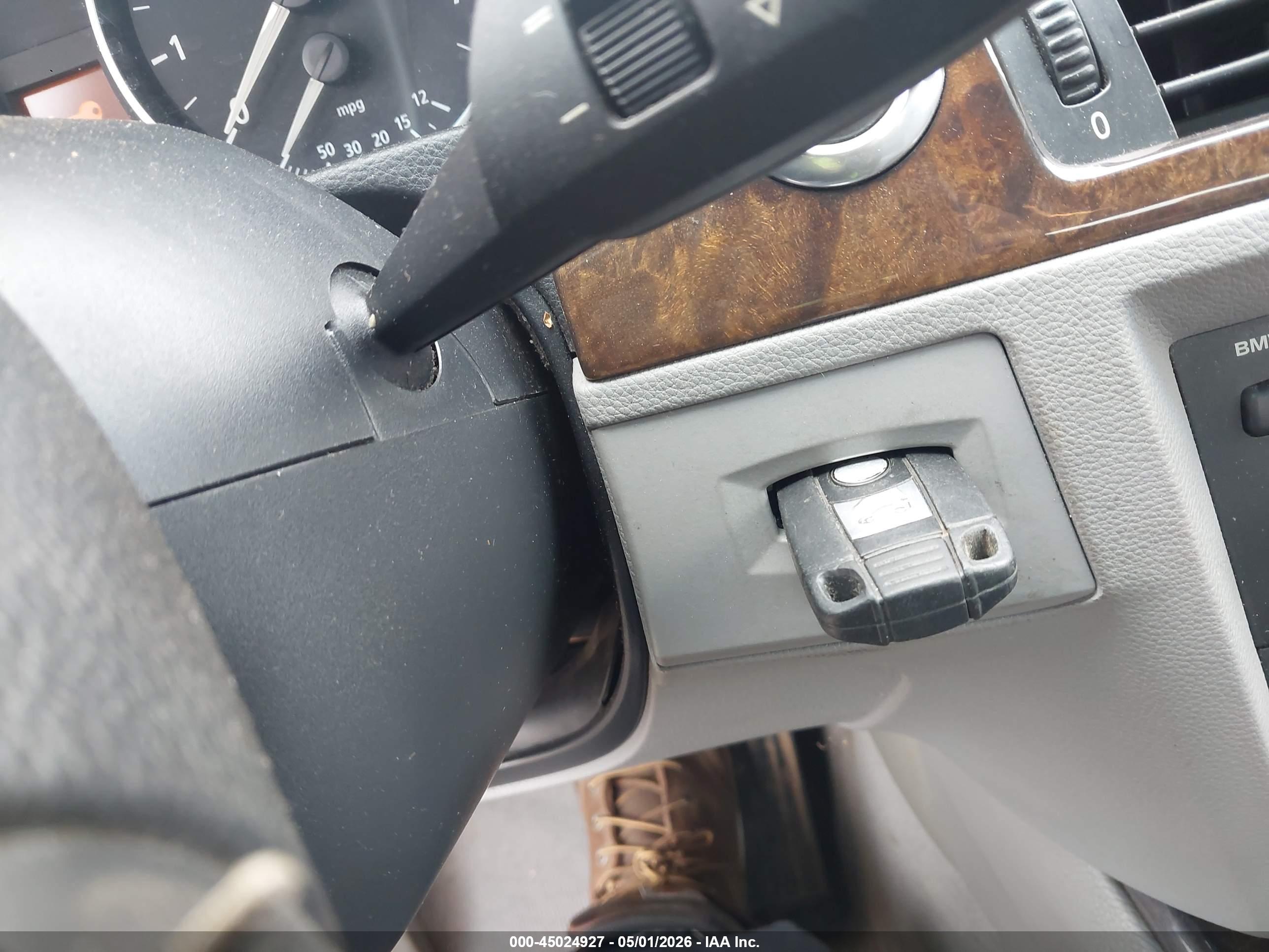 BMW 325I image 11