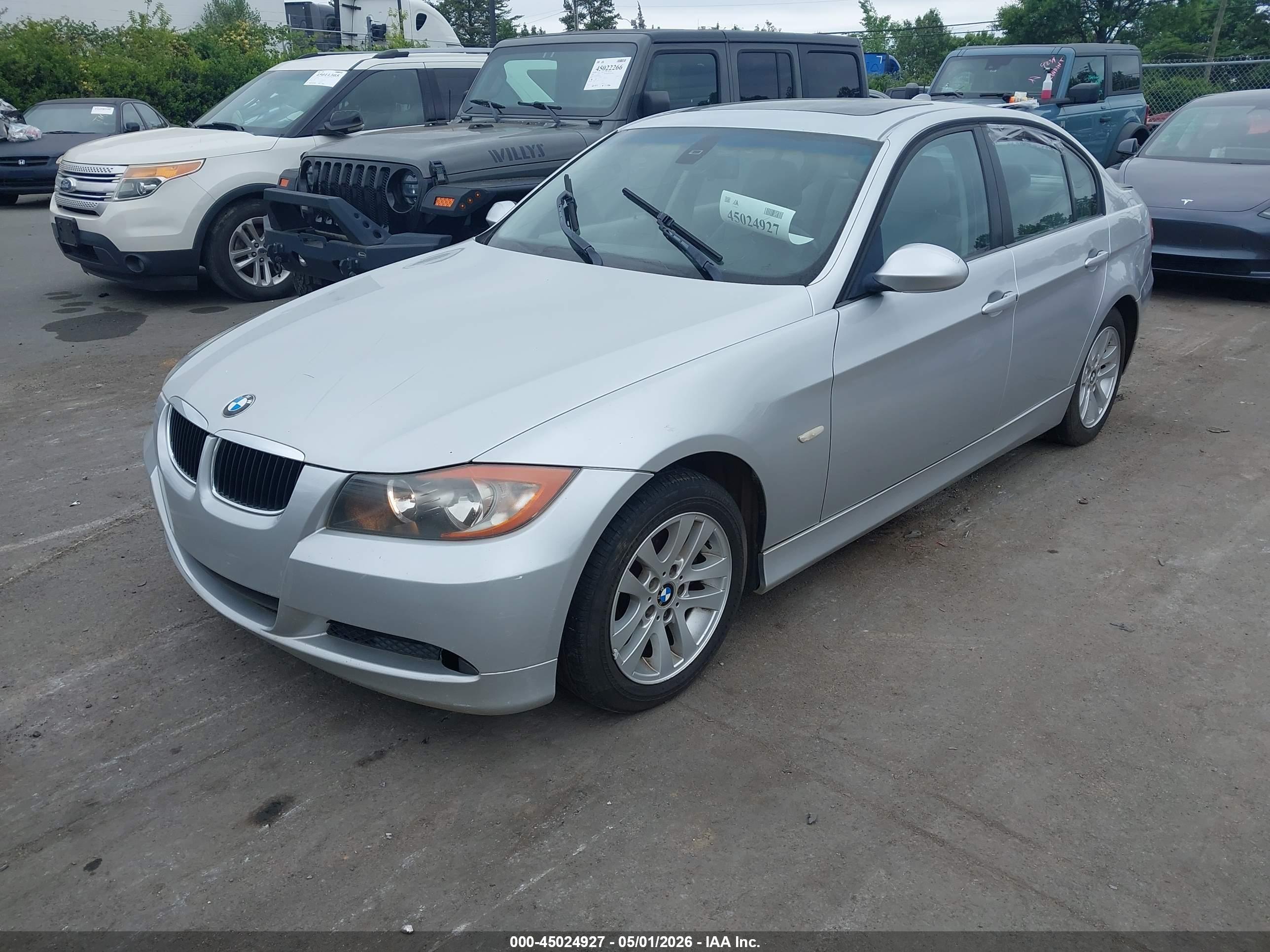 BMW 325I image 2