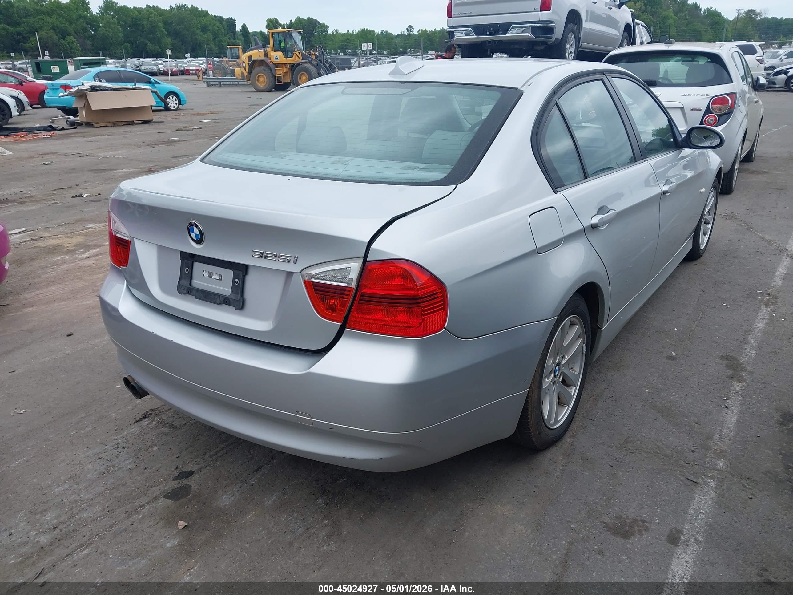BMW 325I image 4