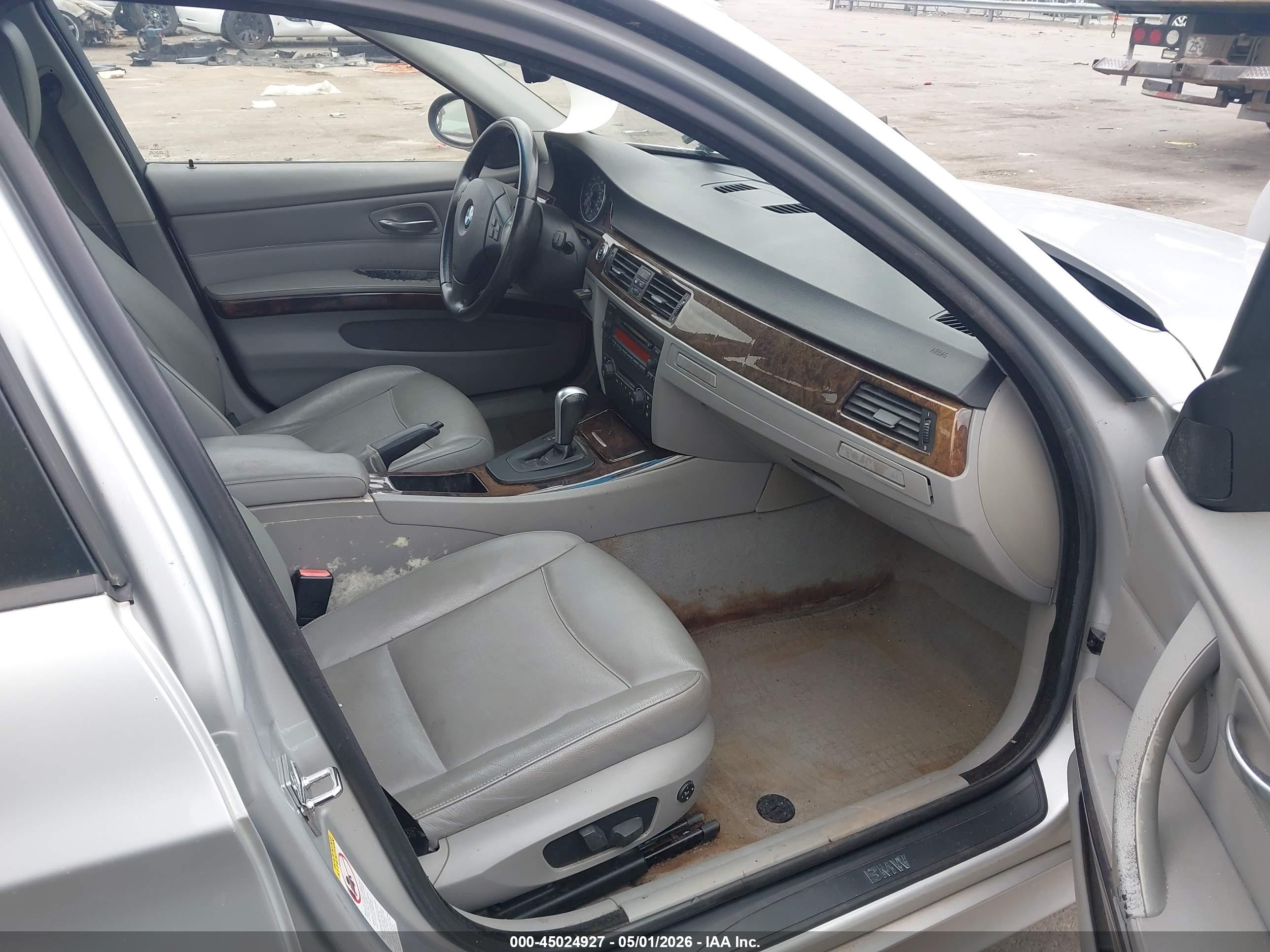 BMW 325I image 5