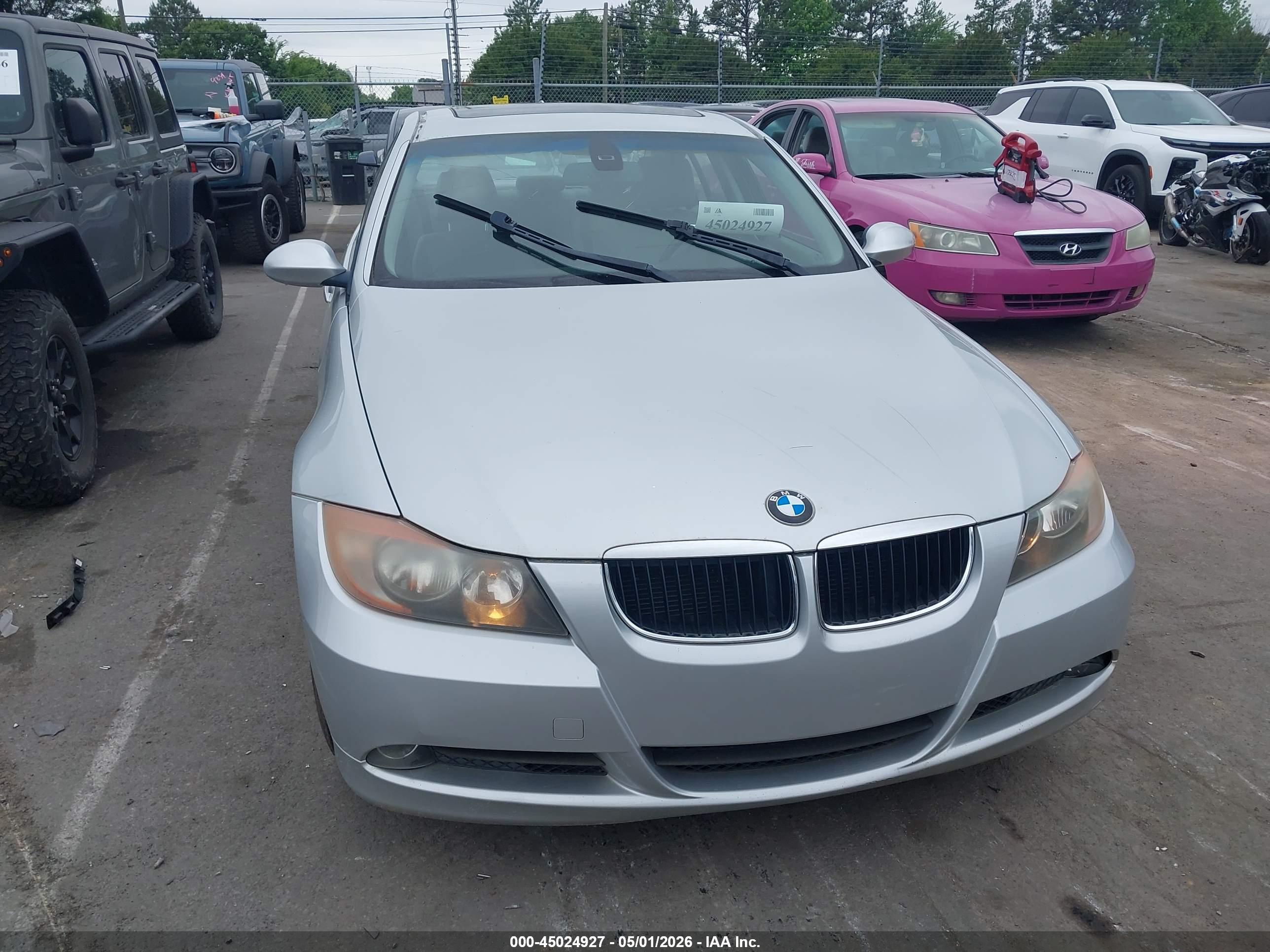 BMW 325I image 6