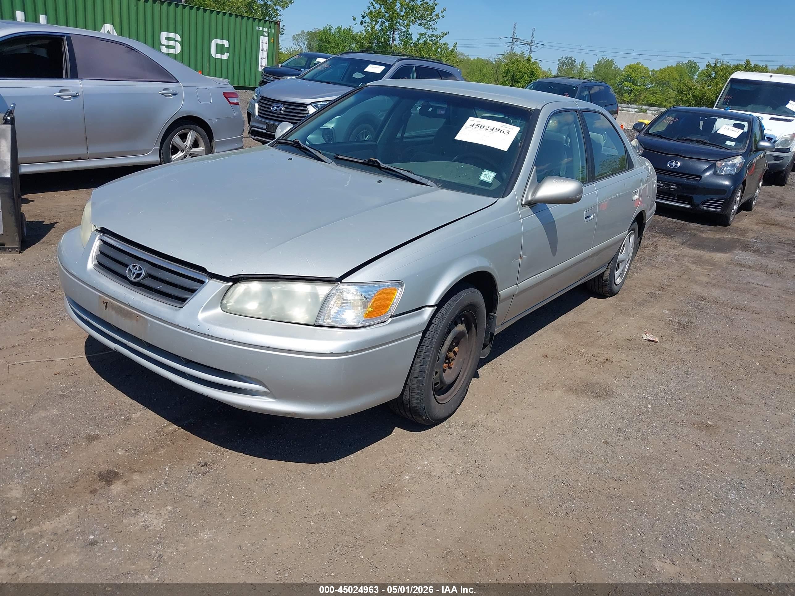 TOYOTA CAMRY image 2