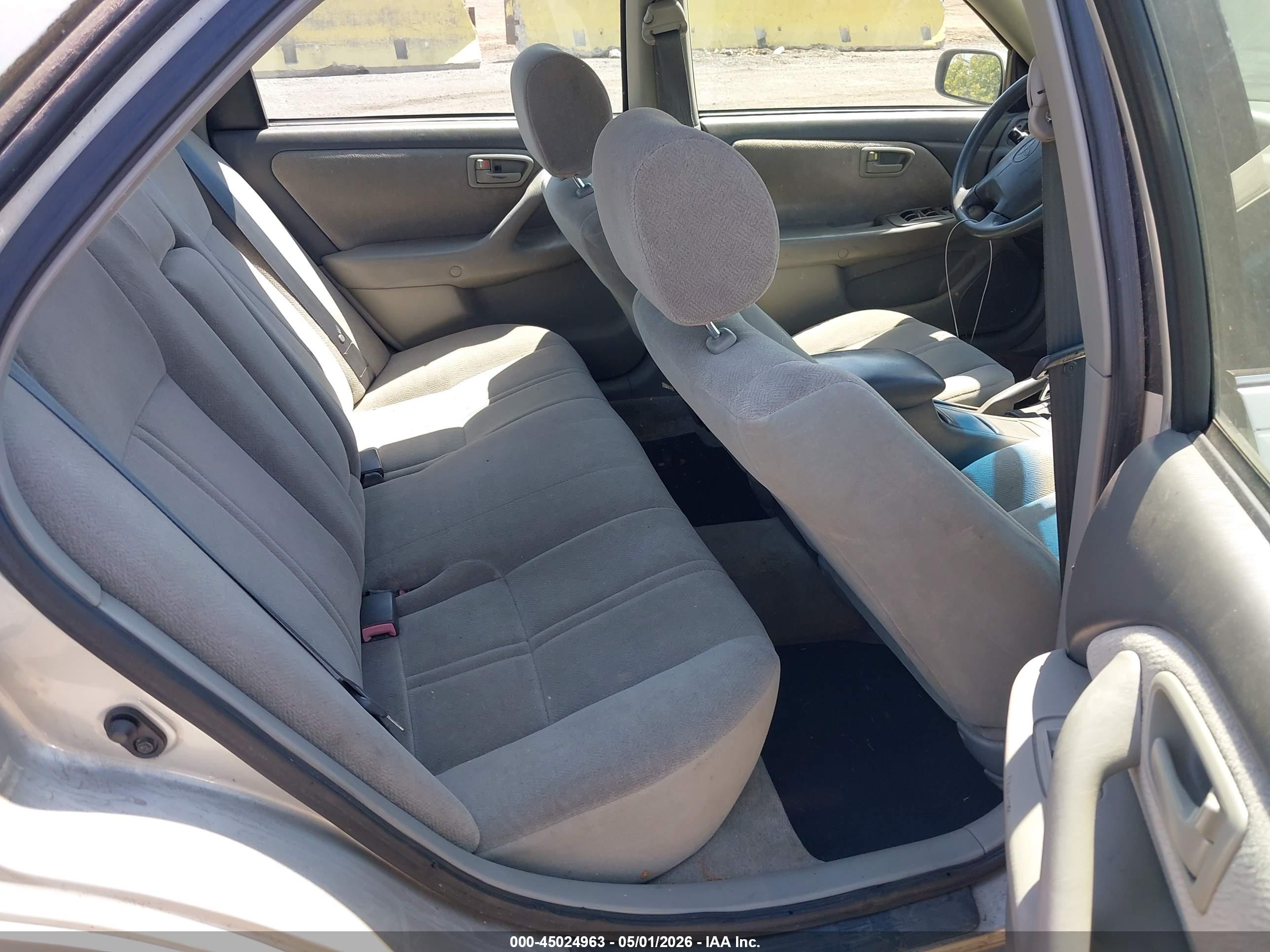 TOYOTA CAMRY image 8