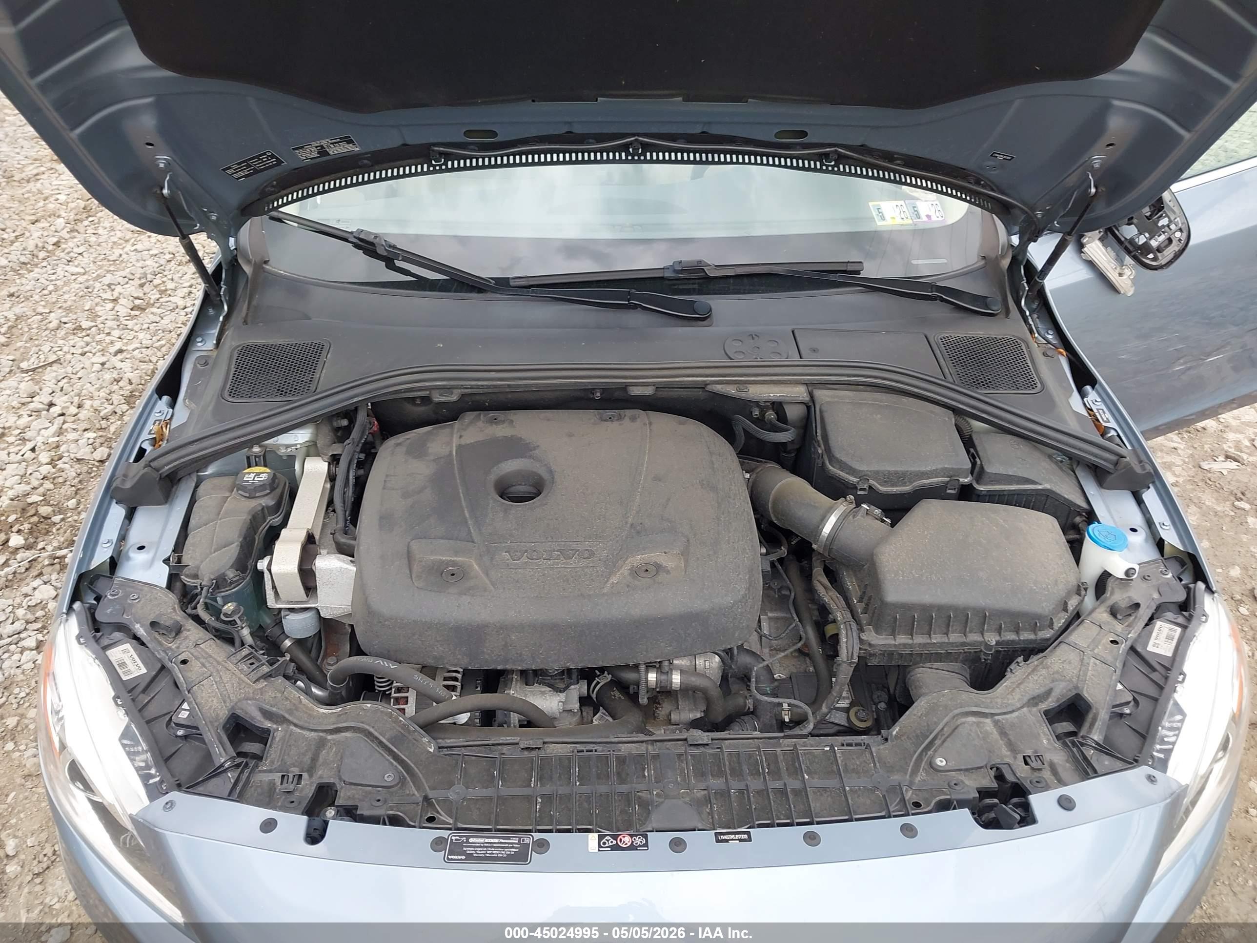 VOLVO S60 image 10
