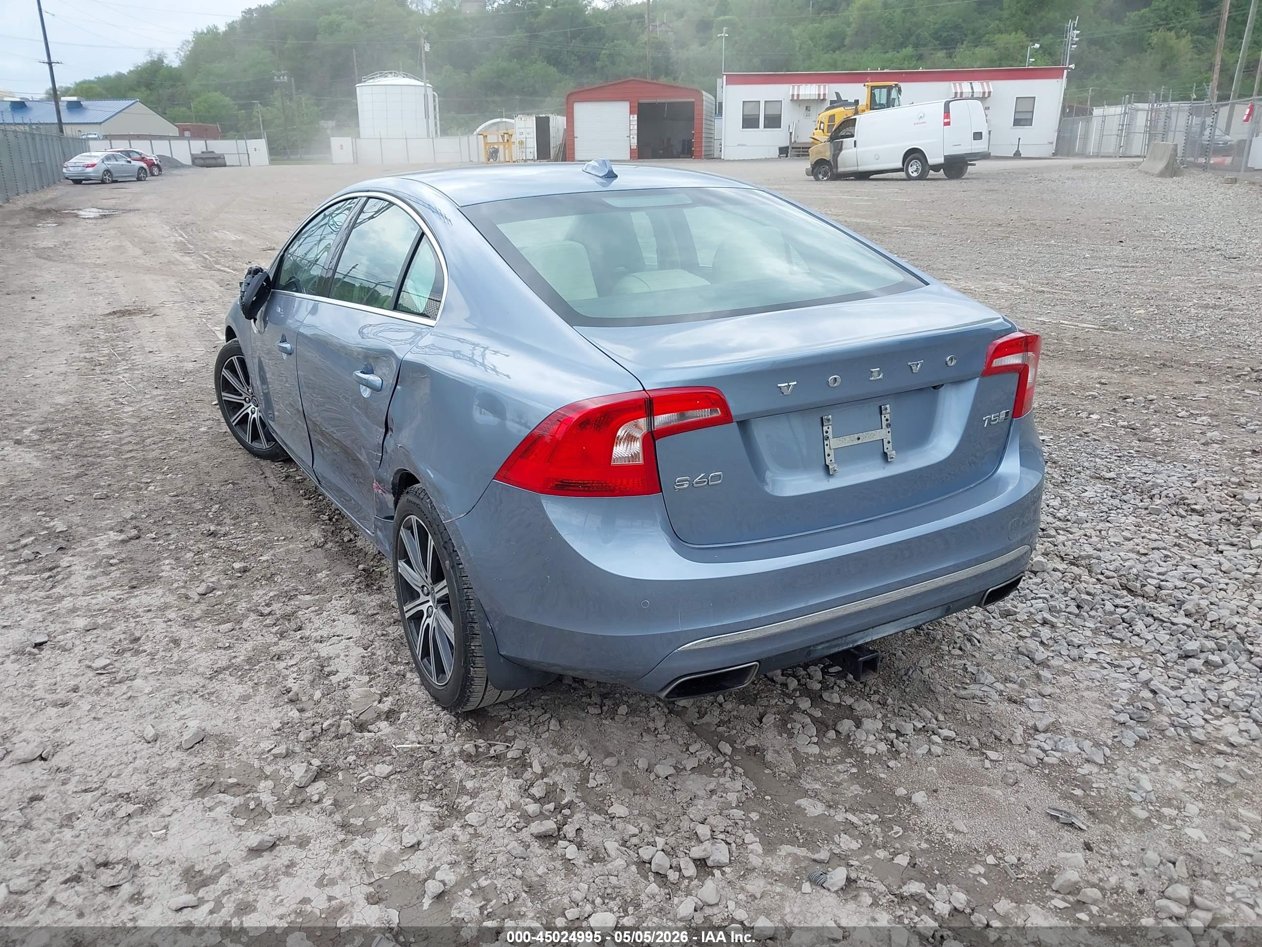 VOLVO S60 image 3