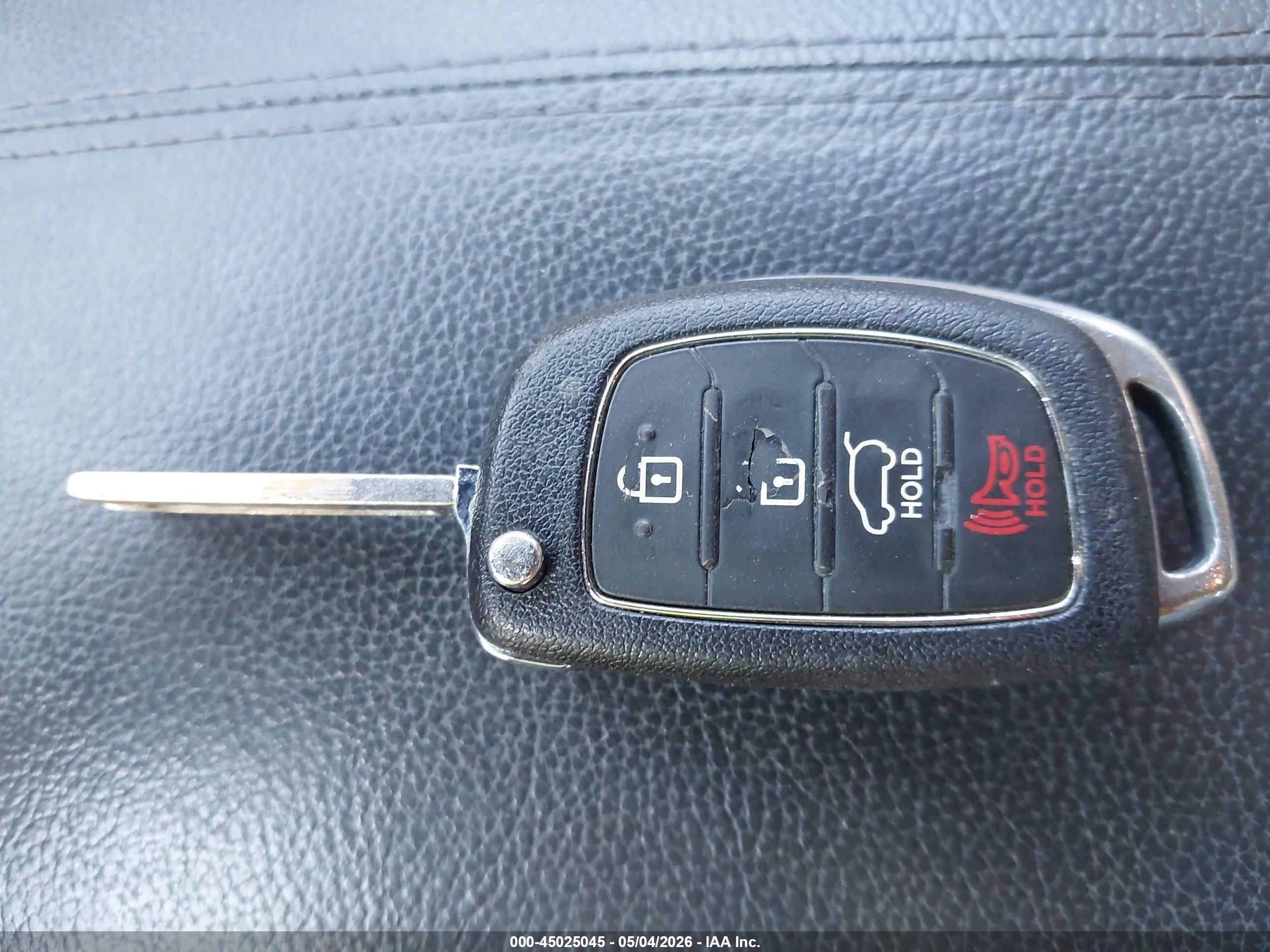 HYUNDAI SANTA image 11
