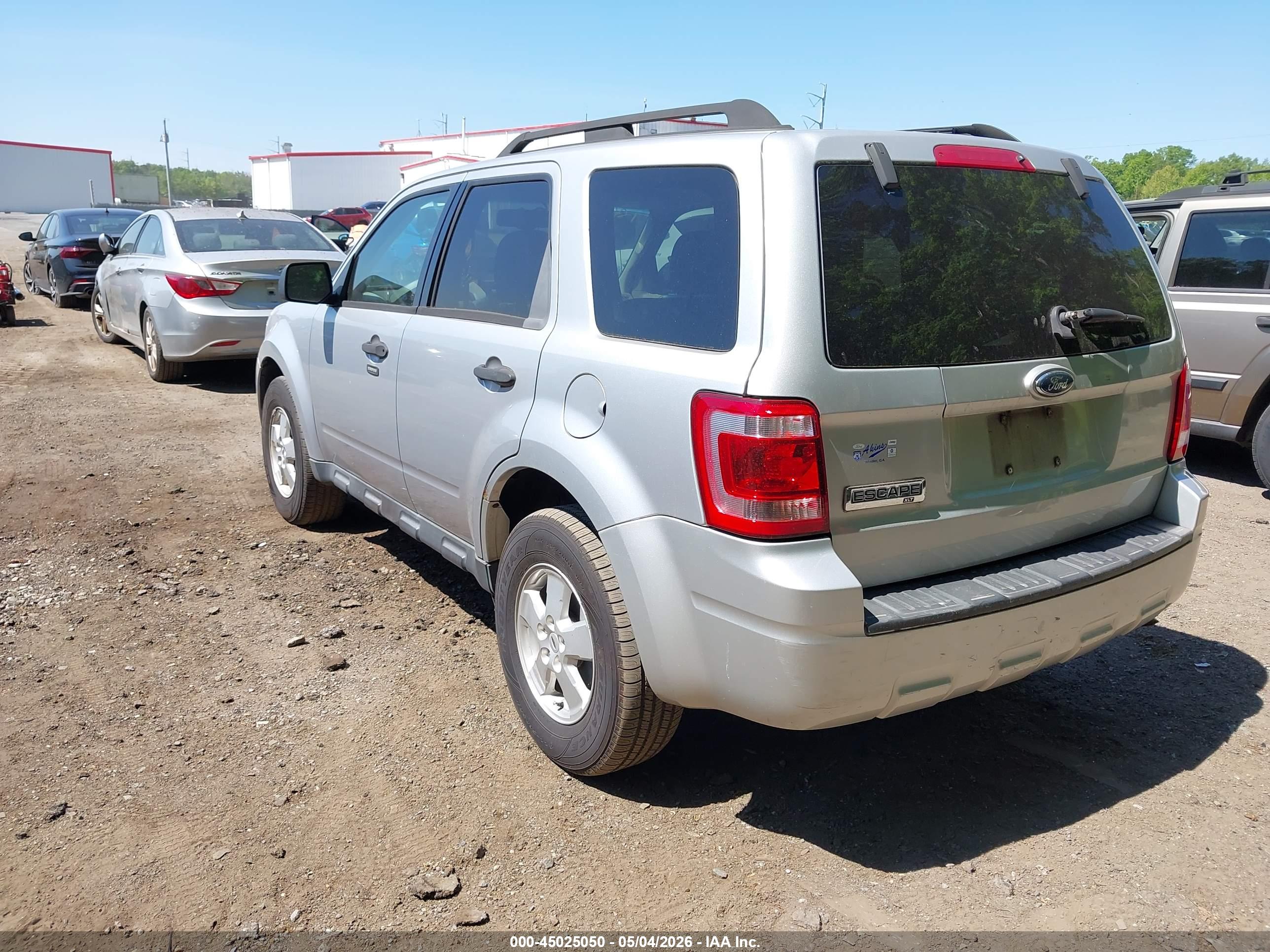 FORD ESCAPE image 3