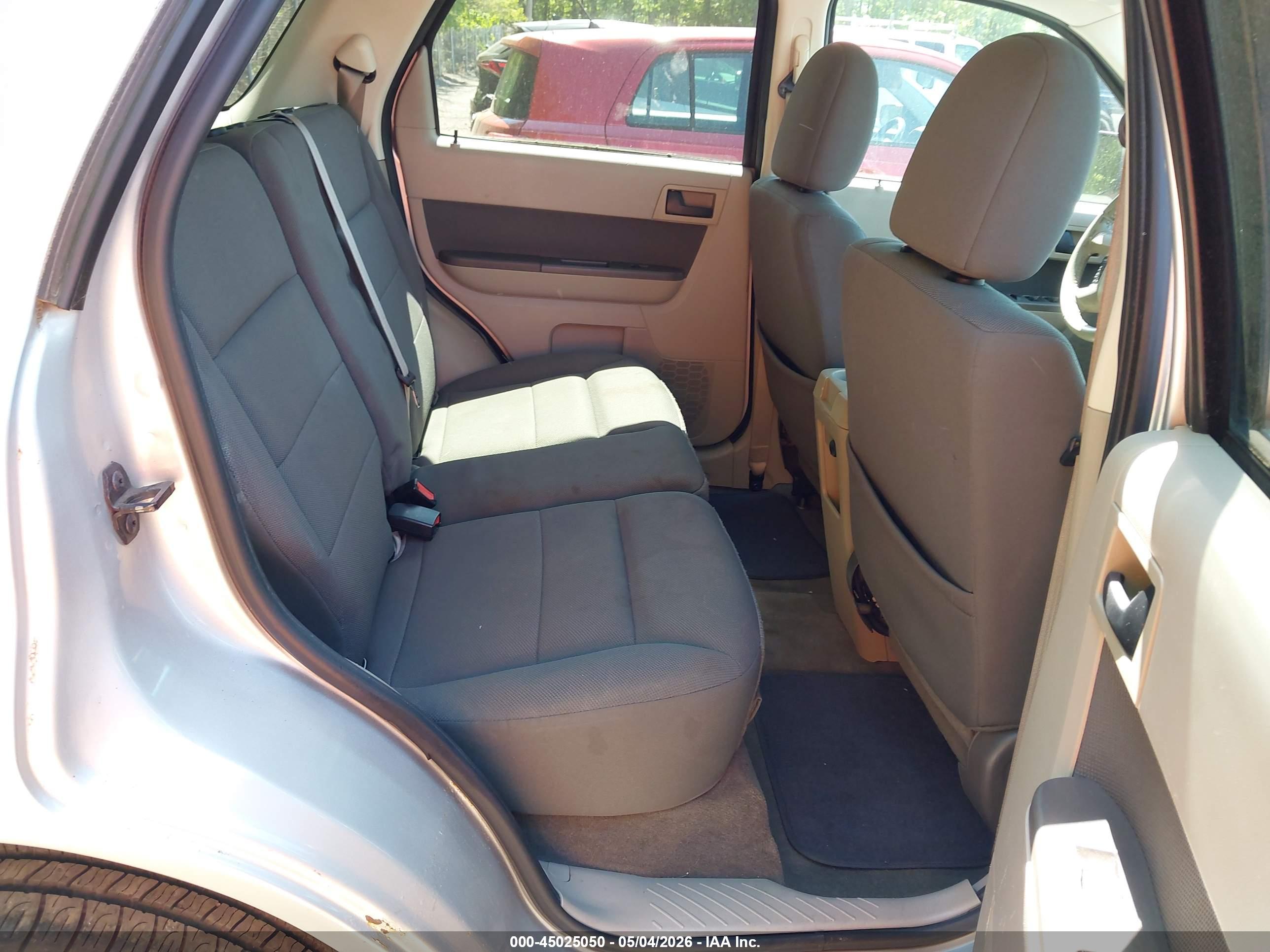 FORD ESCAPE image 8