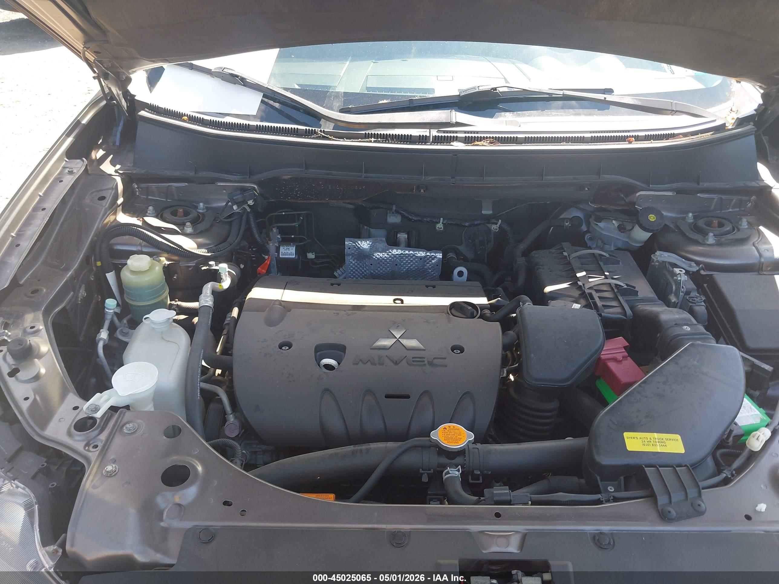 MITSUBISHI OUTLANDER image 10