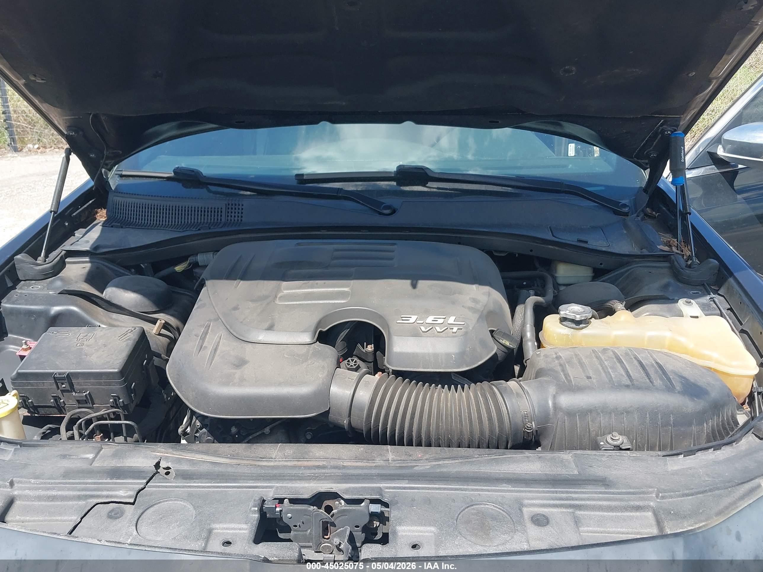 CHRYSLER 300C image 10