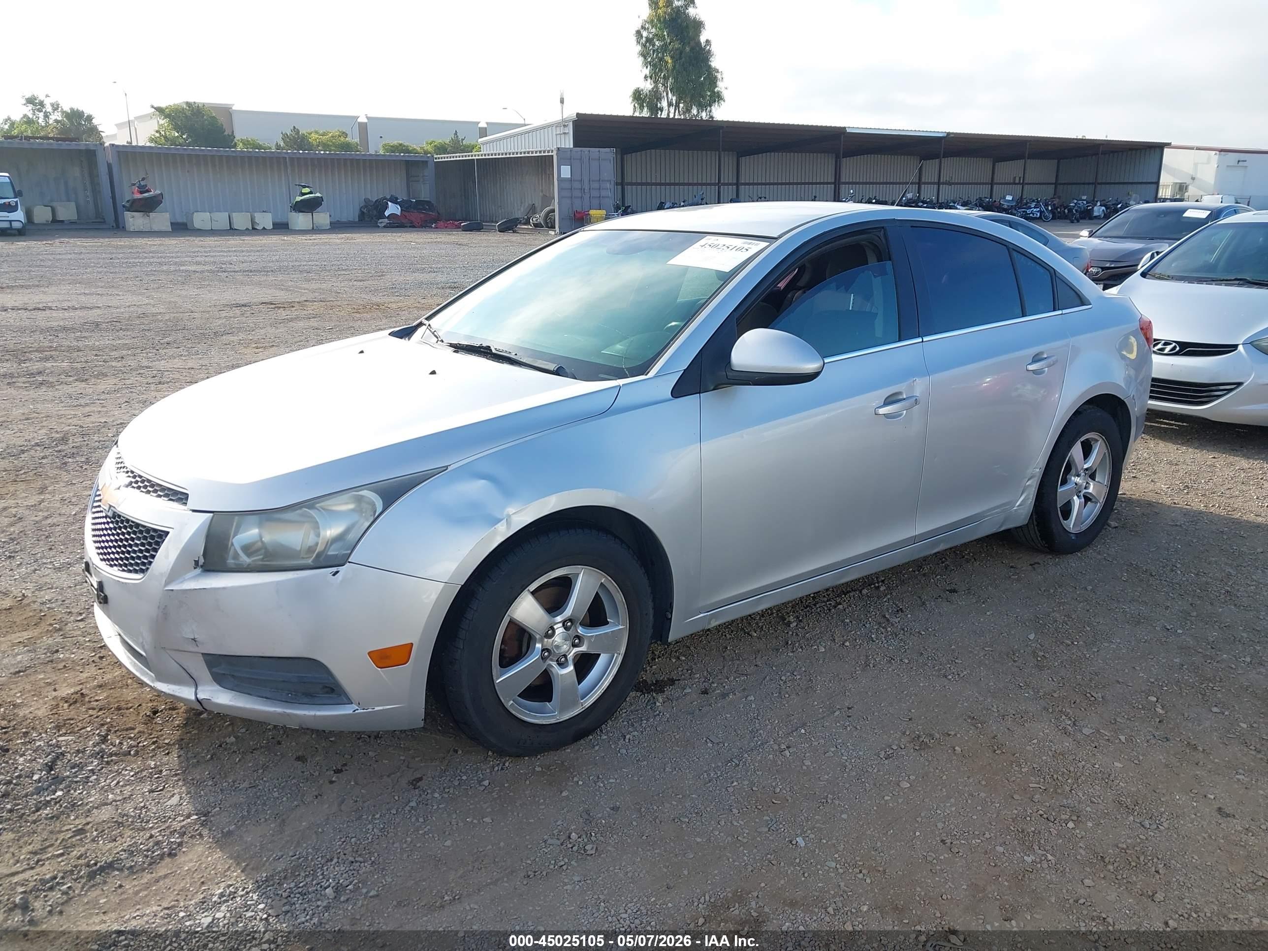 CHEVROLET CRUZE image 2