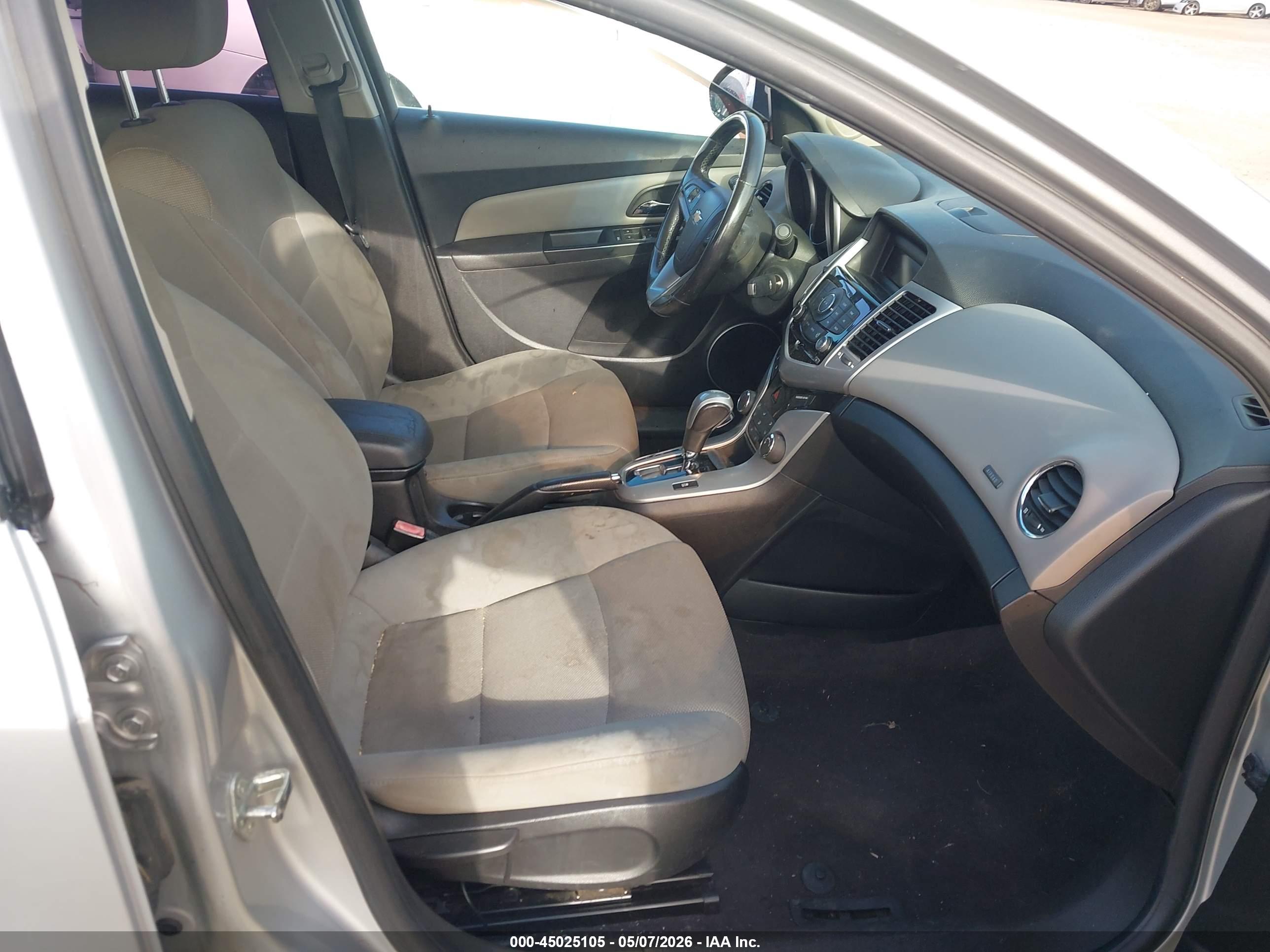 CHEVROLET CRUZE image 5