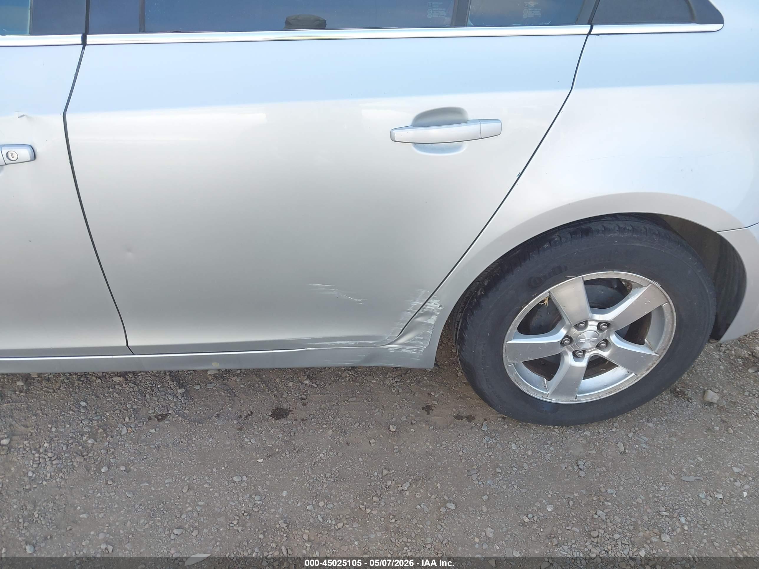 CHEVROLET CRUZE image 6
