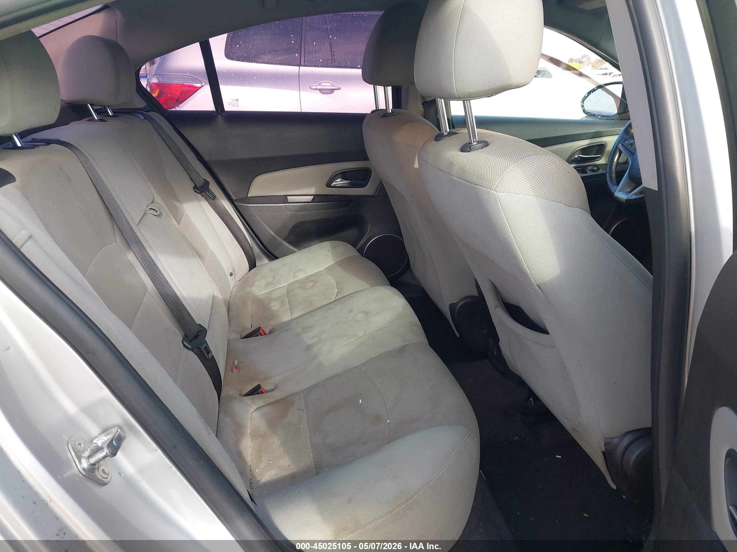 CHEVROLET CRUZE image 8