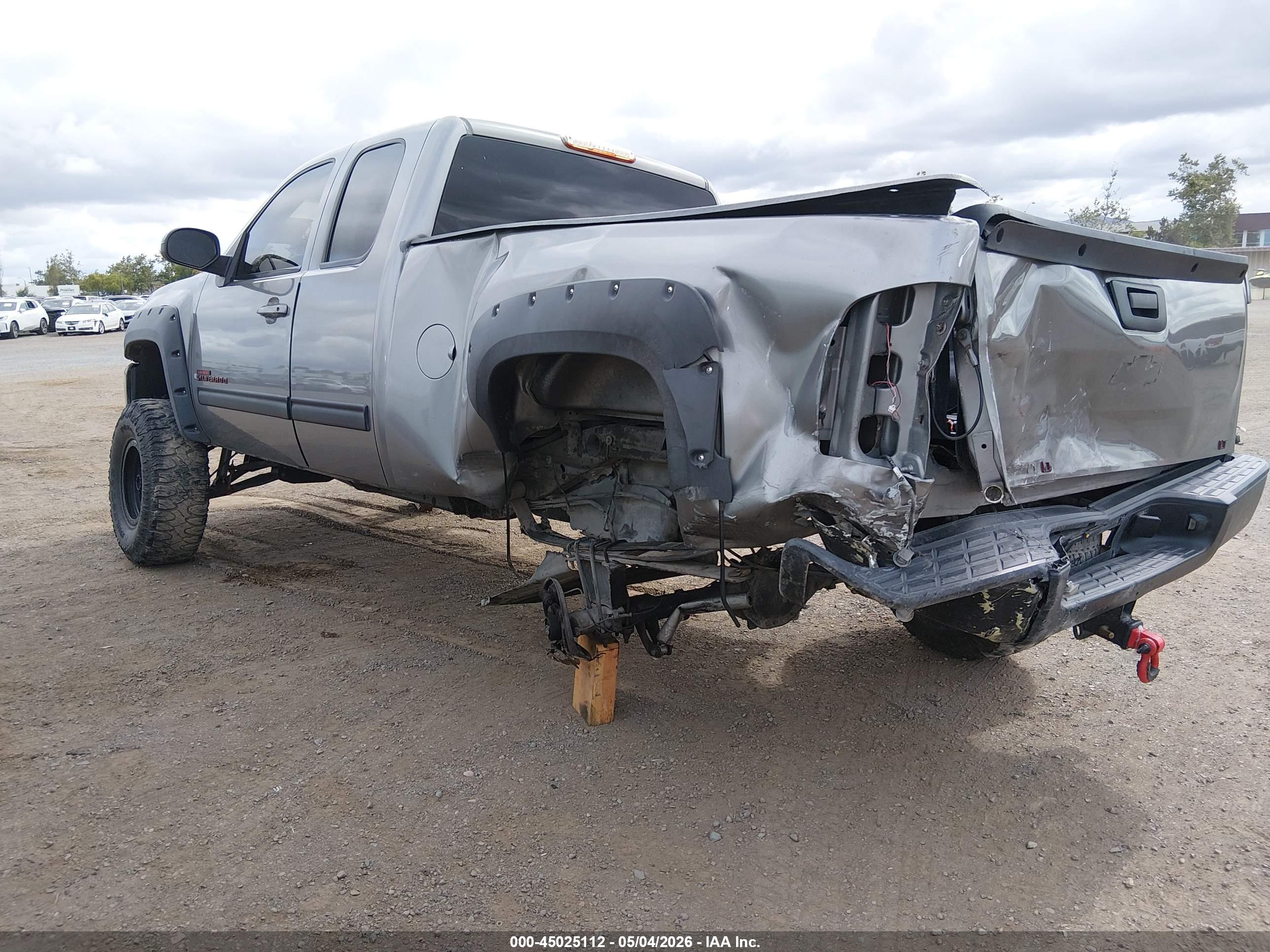 CHEVROLET SILVERADO image 3