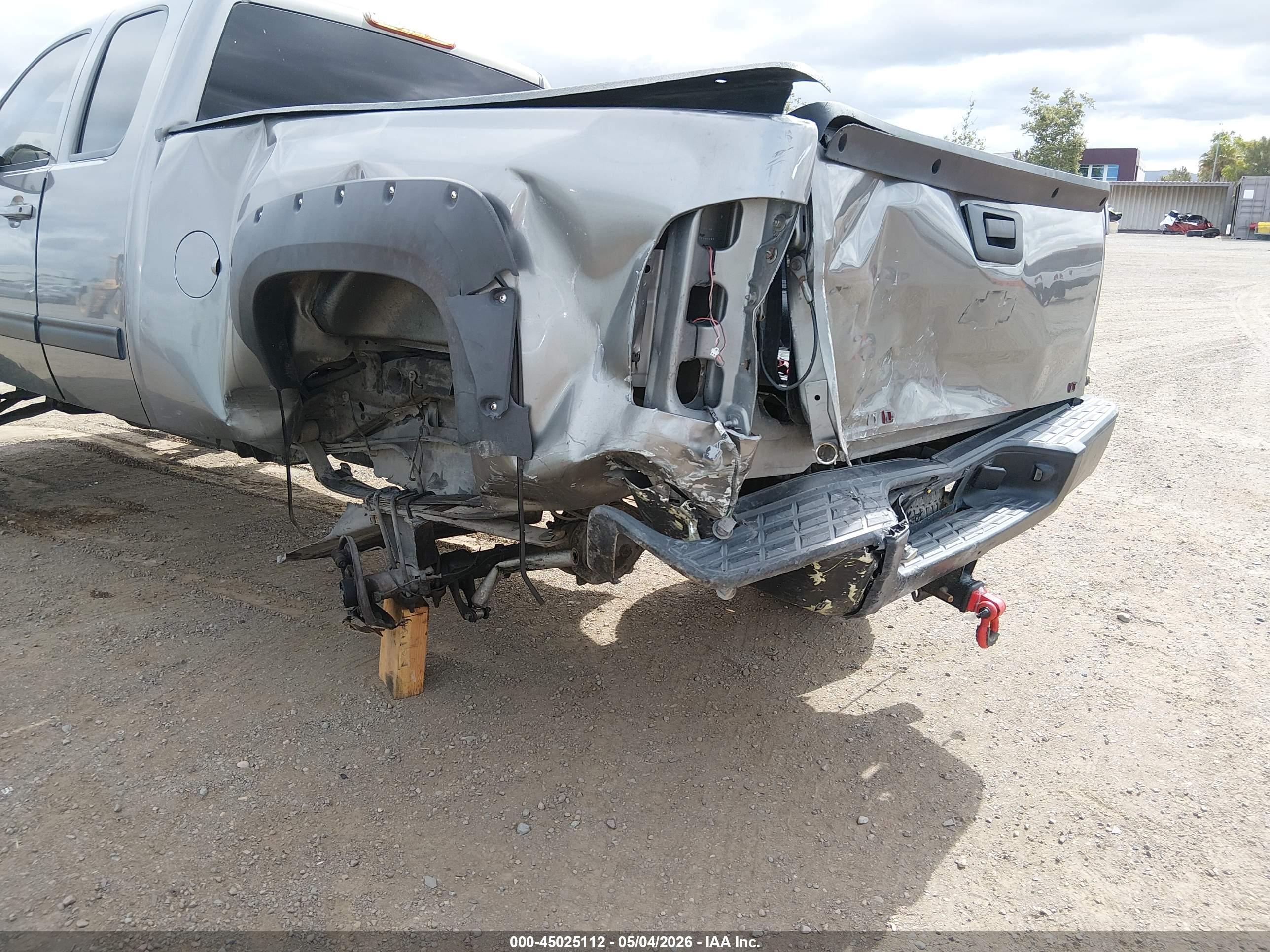 CHEVROLET SILVERADO image 6