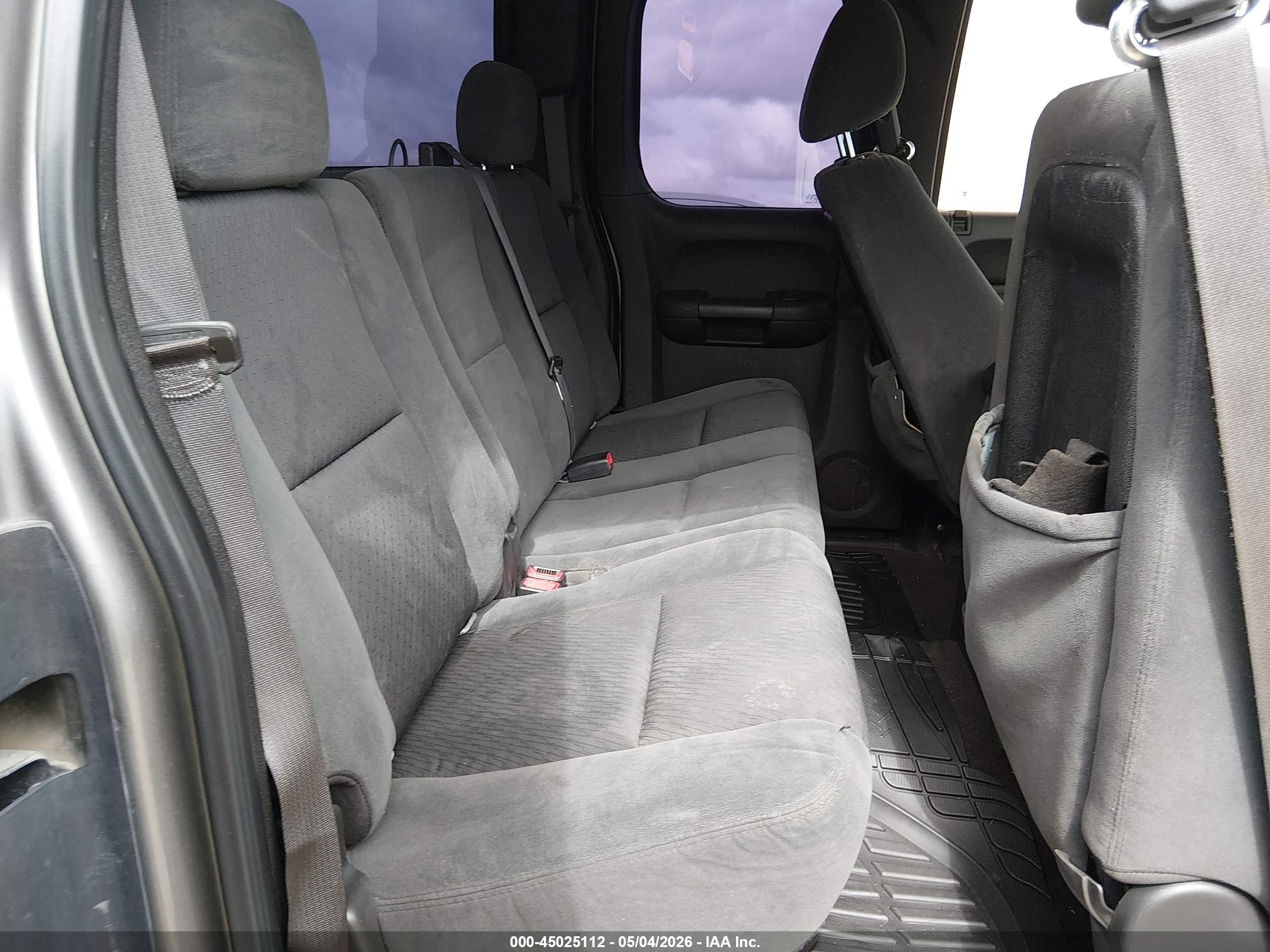 CHEVROLET SILVERADO image 8