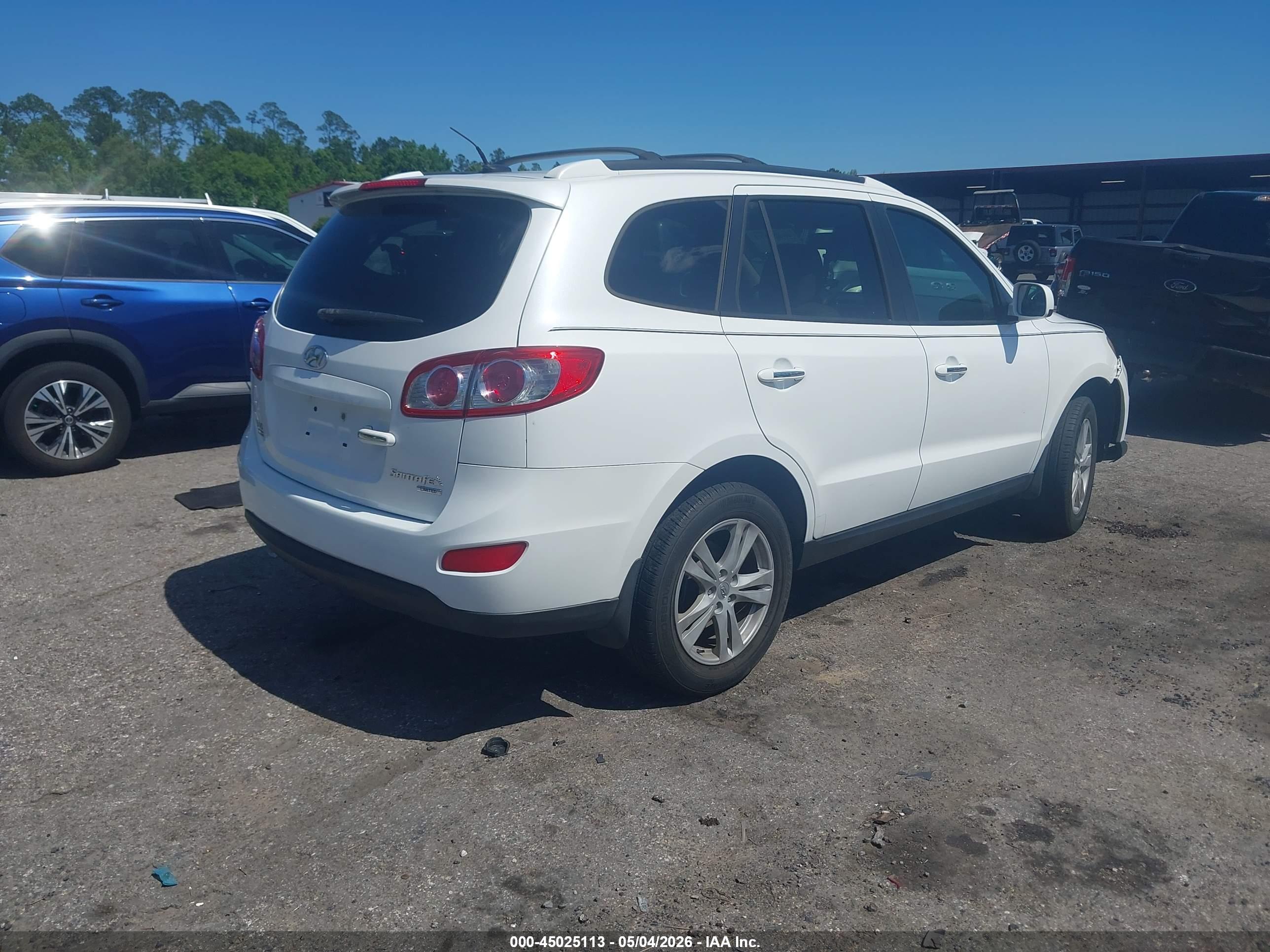 HYUNDAI SANTA image 4