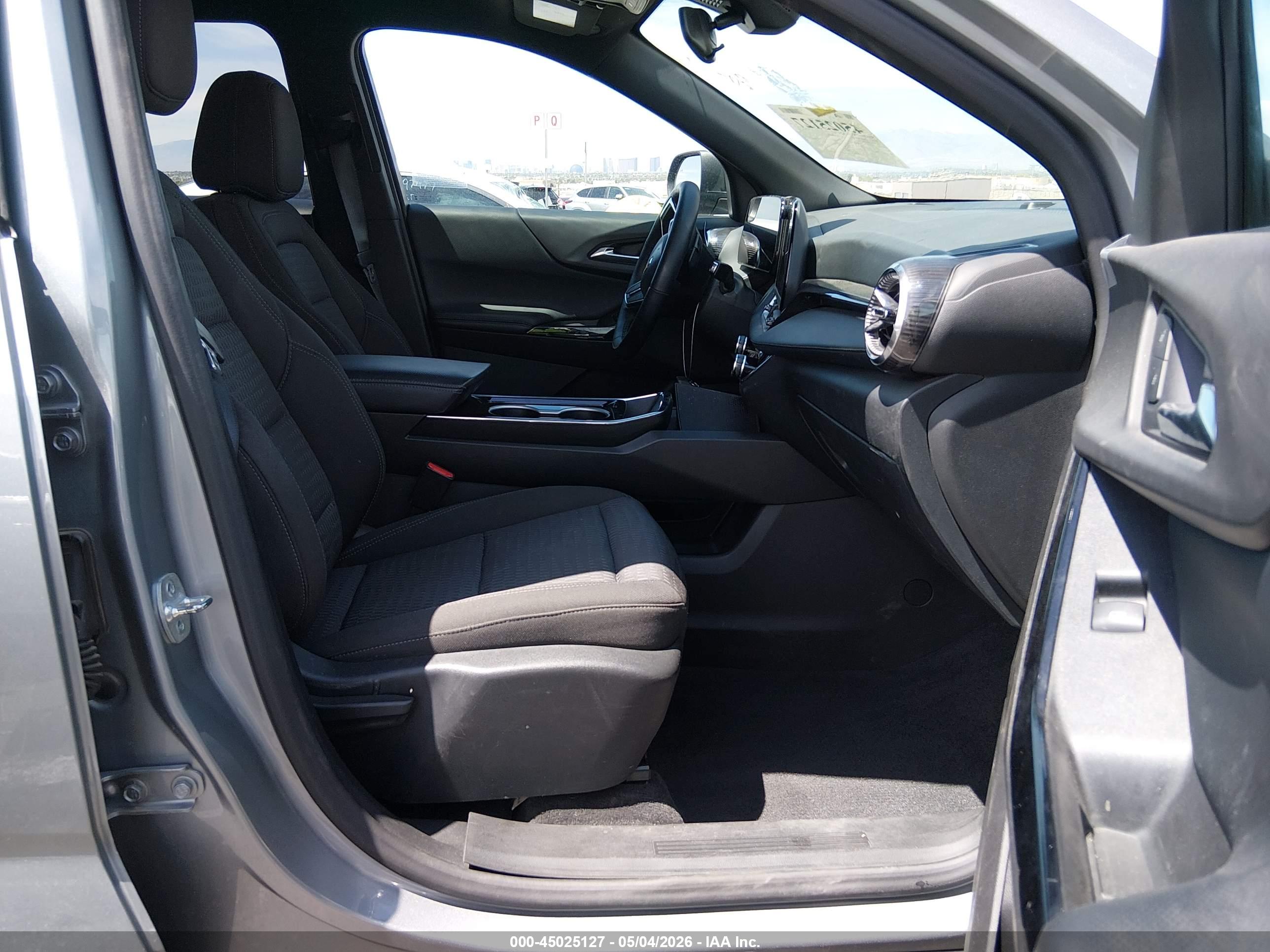 CHEVROLET EQUINOX image 5