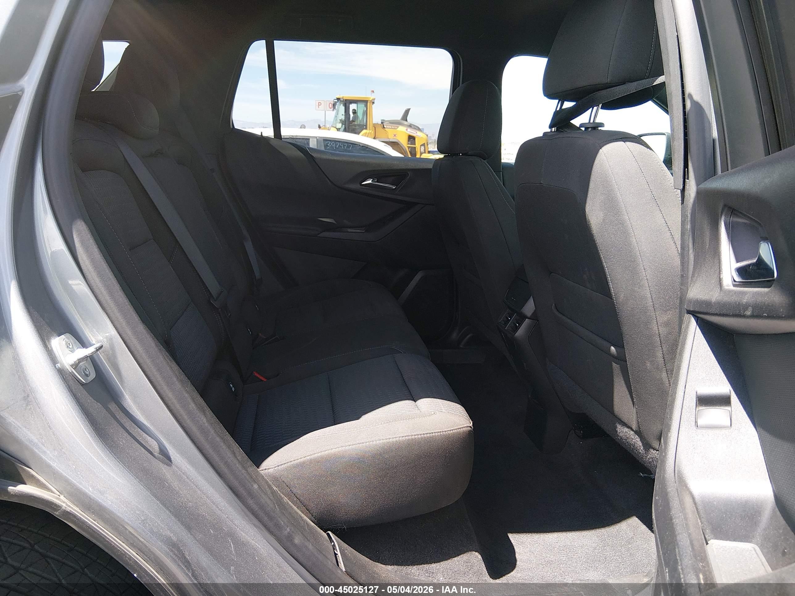 CHEVROLET EQUINOX image 8